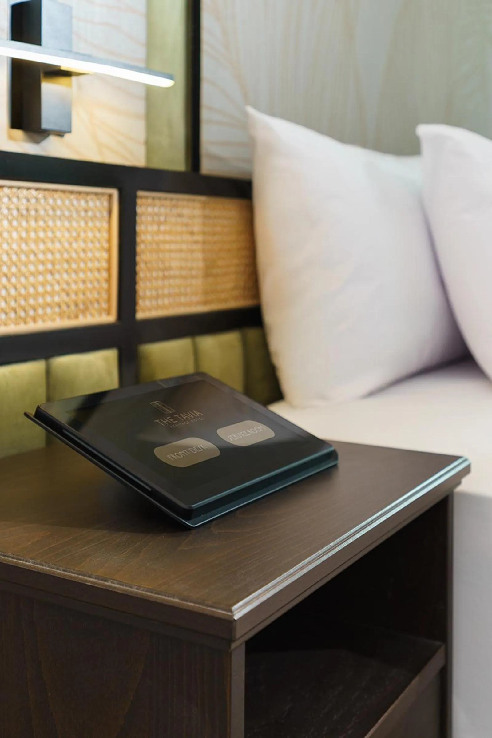 room service, Bed in Tavia Heritage Hotel