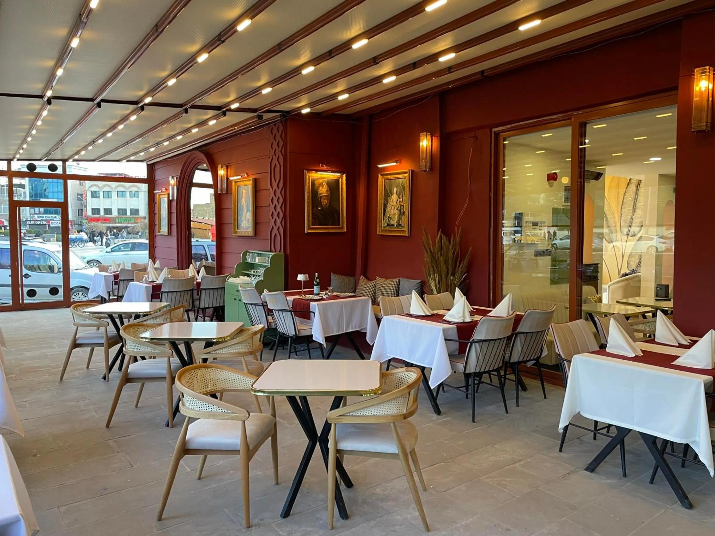 Restaurant/places to eat in CARTİER LUXURY OTEL