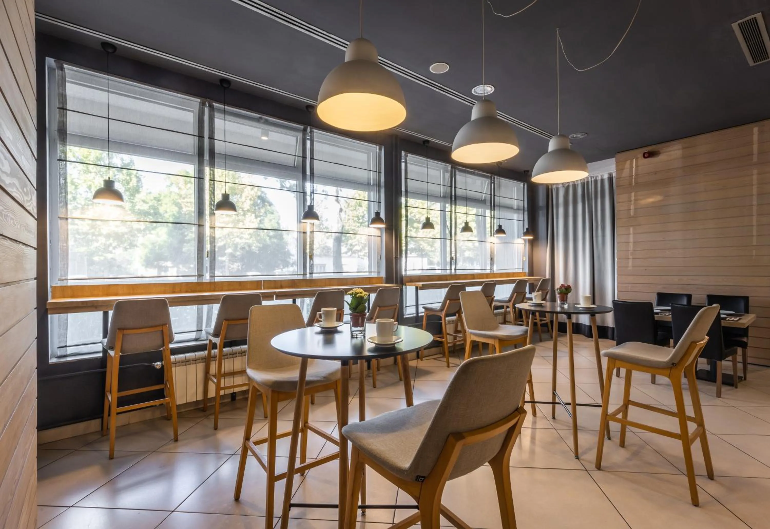 Restaurant/places to eat in BLEECKER Hotels