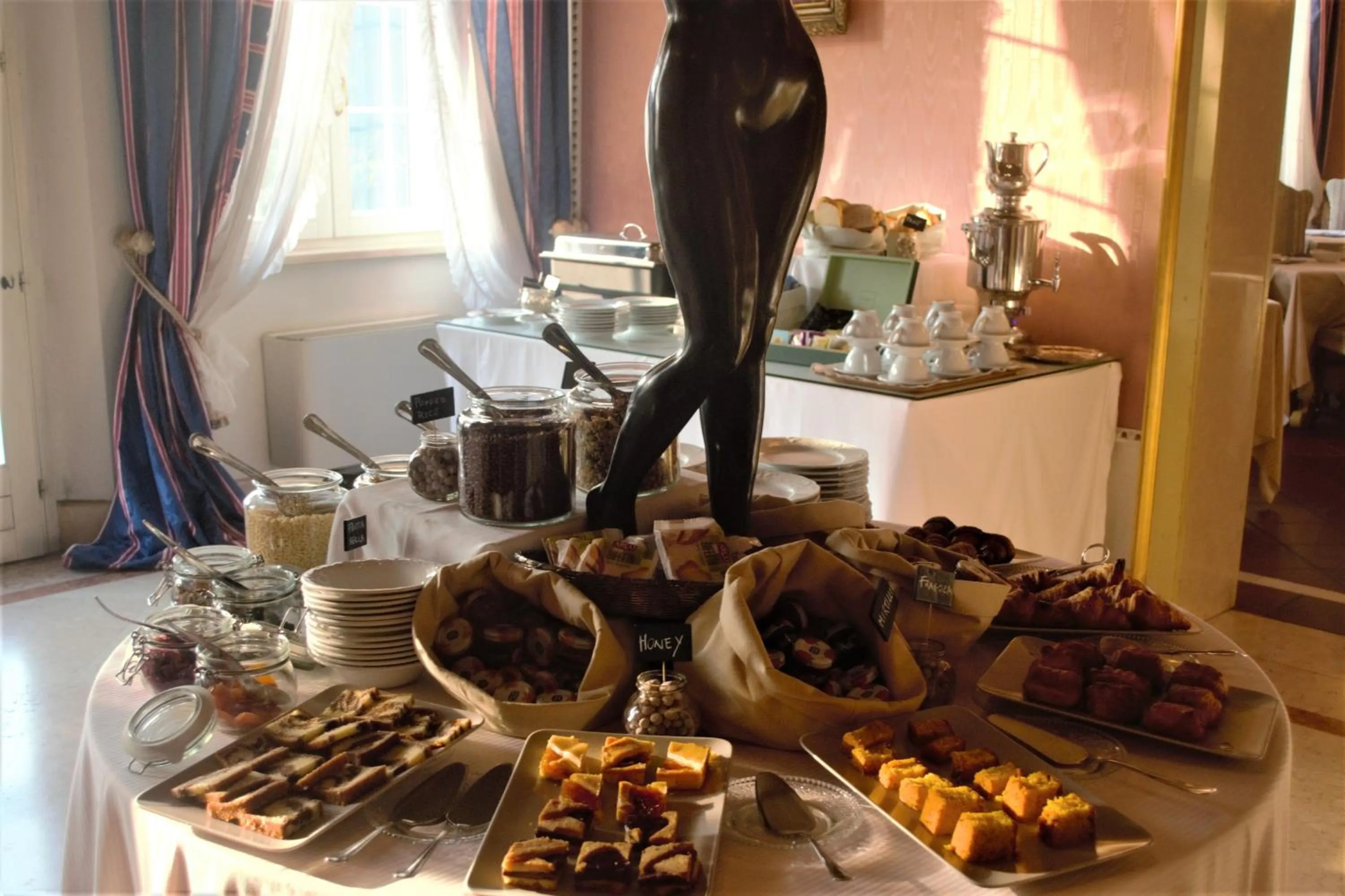 Buffet breakfast in Hotel & SPA Duchessa Isabella Collection by GSA Hotels