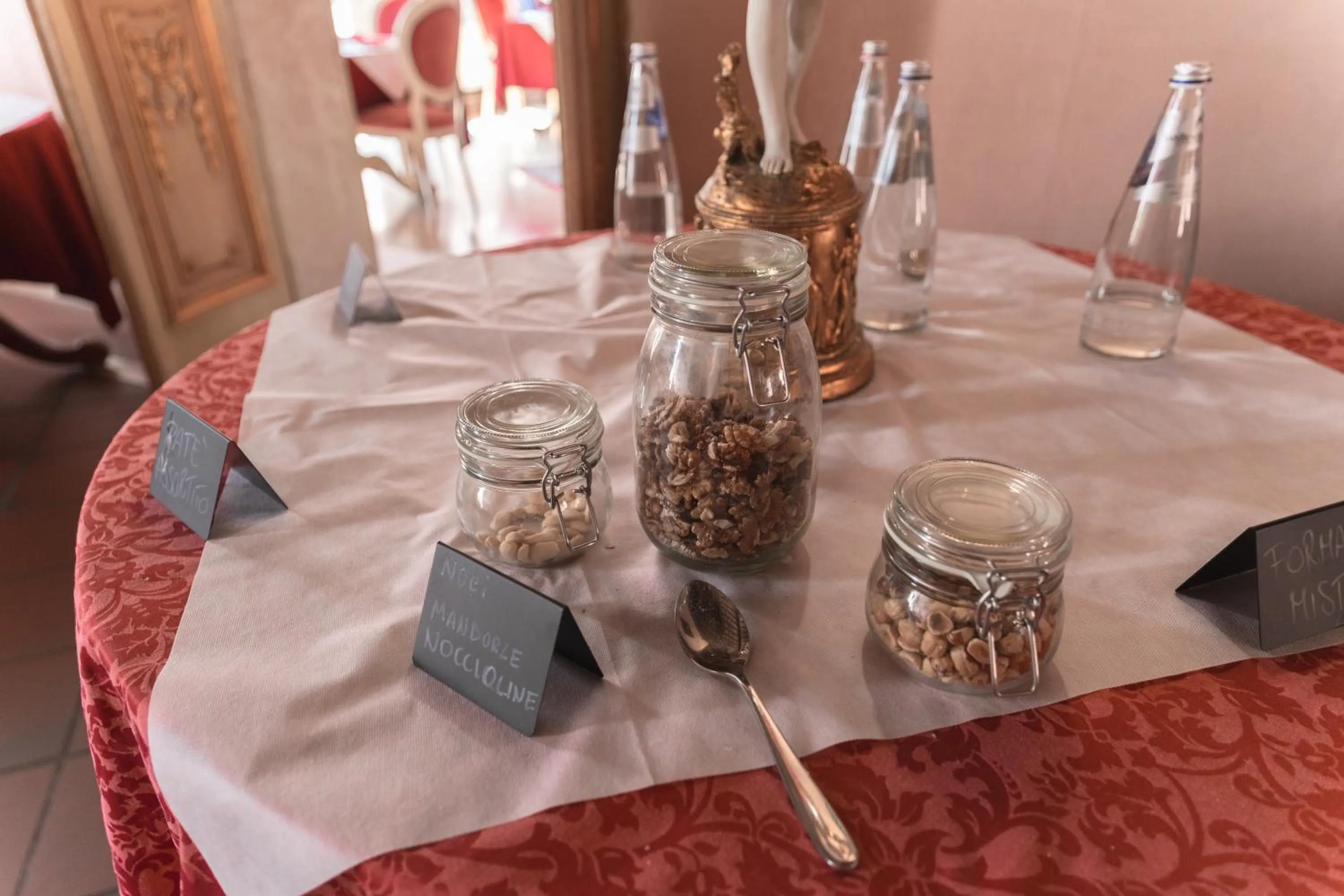 Food and drinks in Hotel & SPA Duchessa Isabella Collection by GSA Hotels