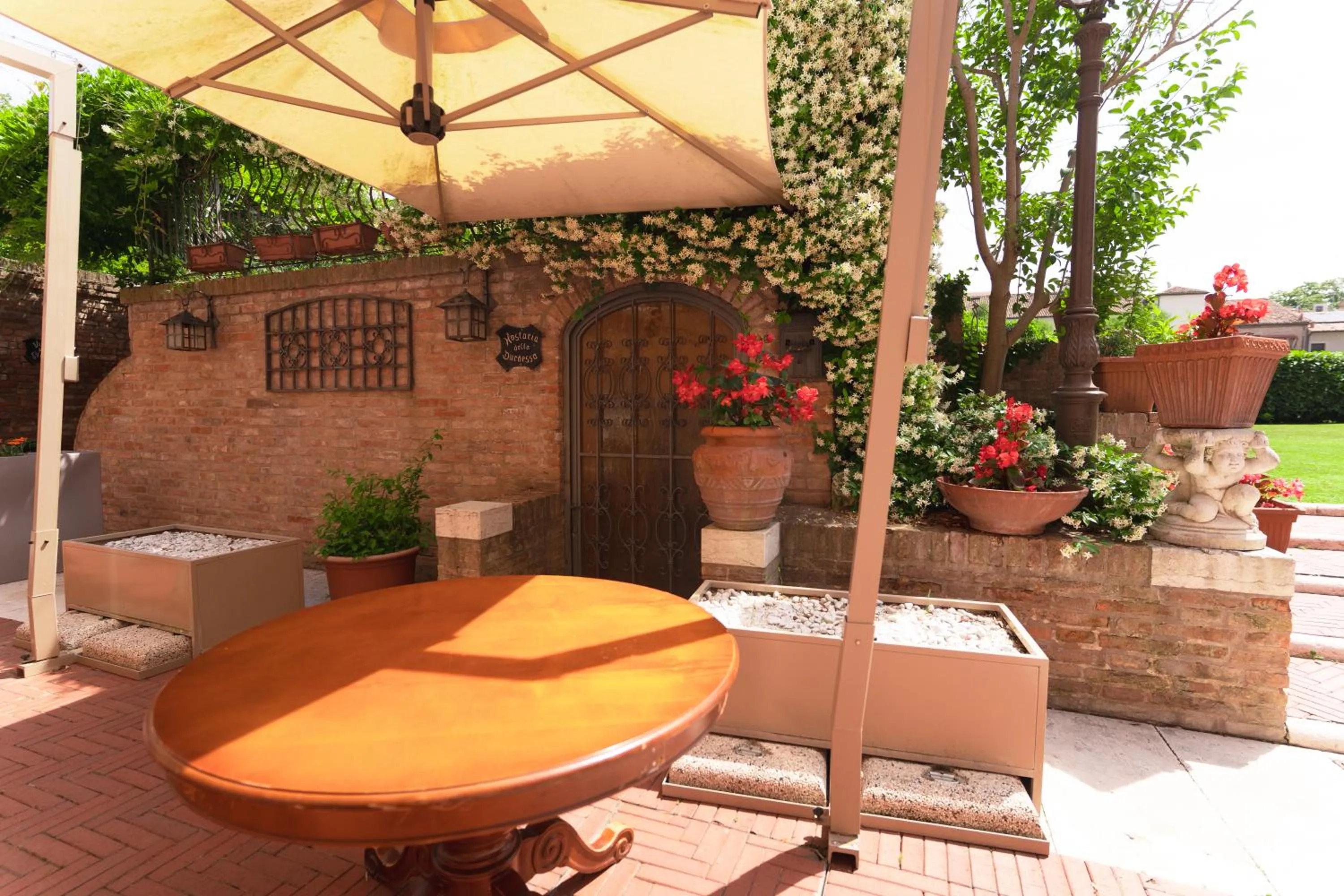 Patio in Hotel & SPA Duchessa Isabella Collection by GSA Hotels