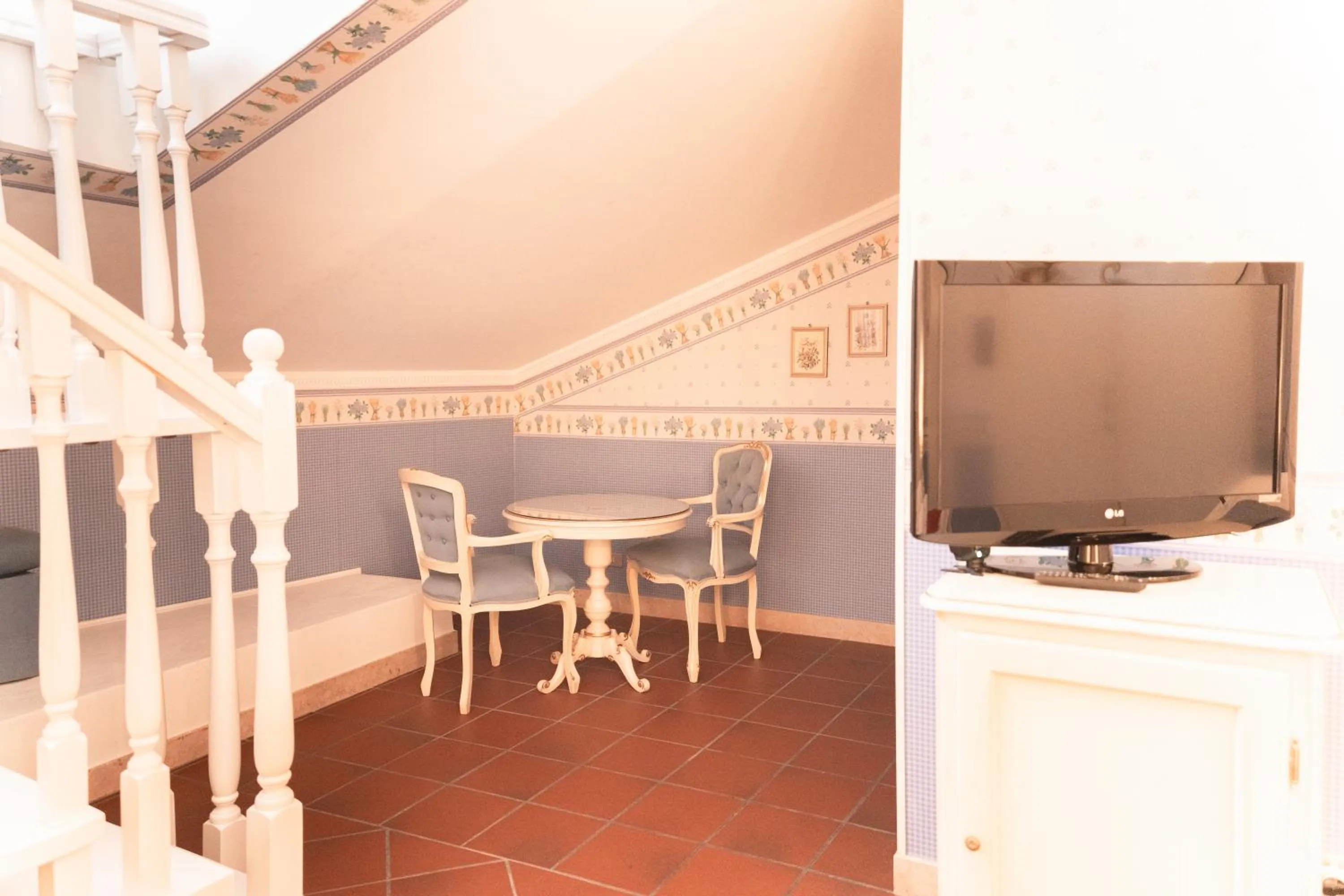 TV and multimedia in Hotel & SPA Duchessa Isabella Collection by GSA Hotels