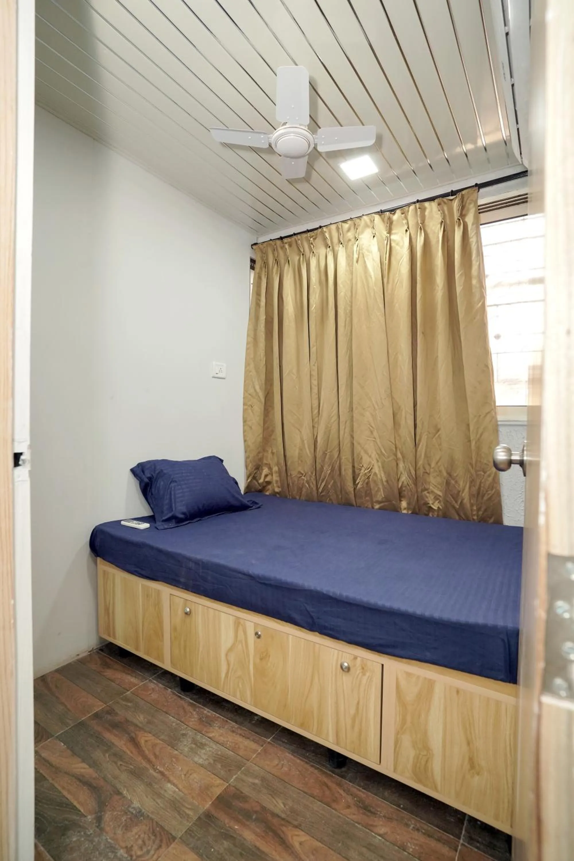 Bed in ZEST STAYS 1054-ANDHERI WEST
