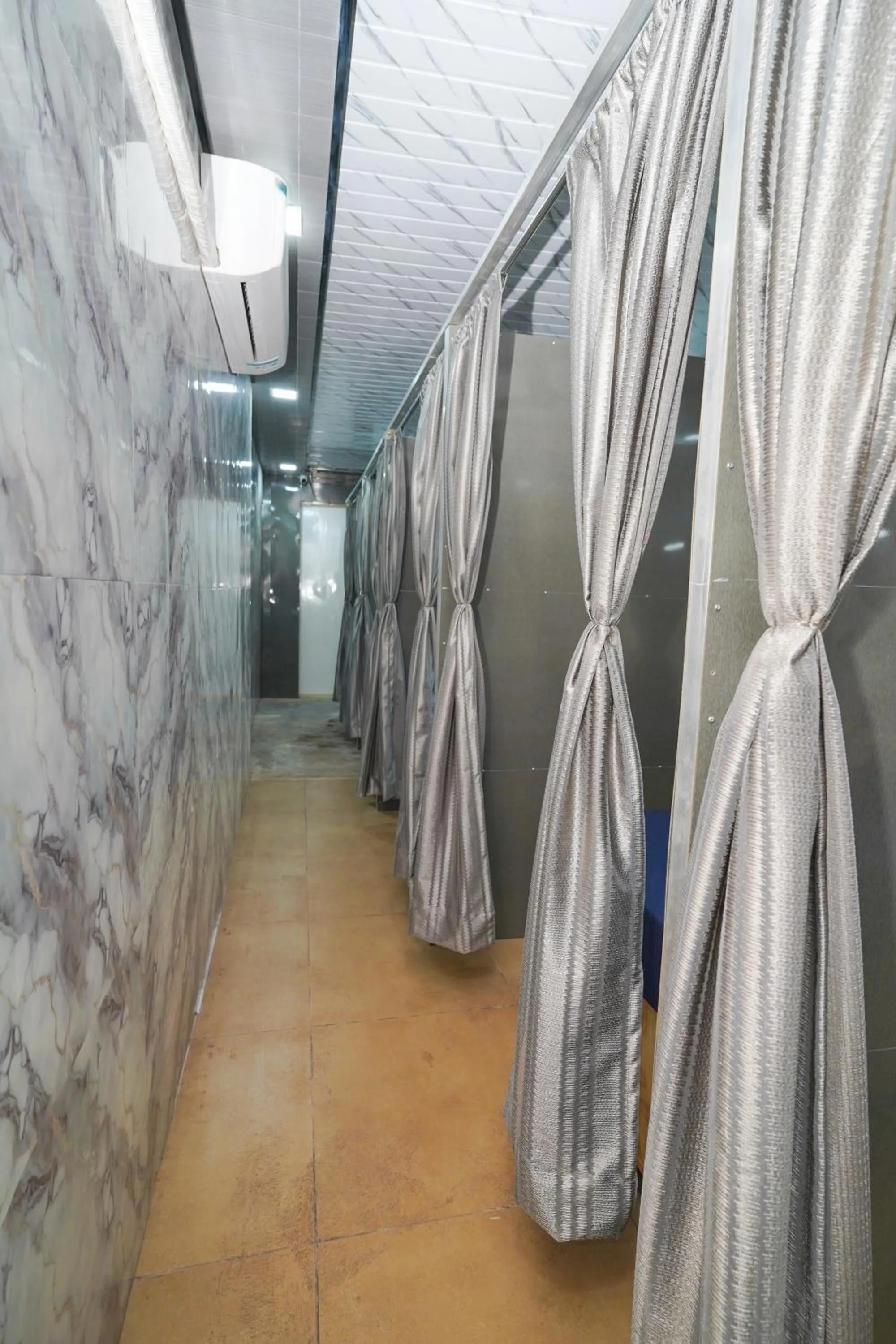 Communal lounge/ TV room in ZEST STAYS 1054-ANDHERI WEST