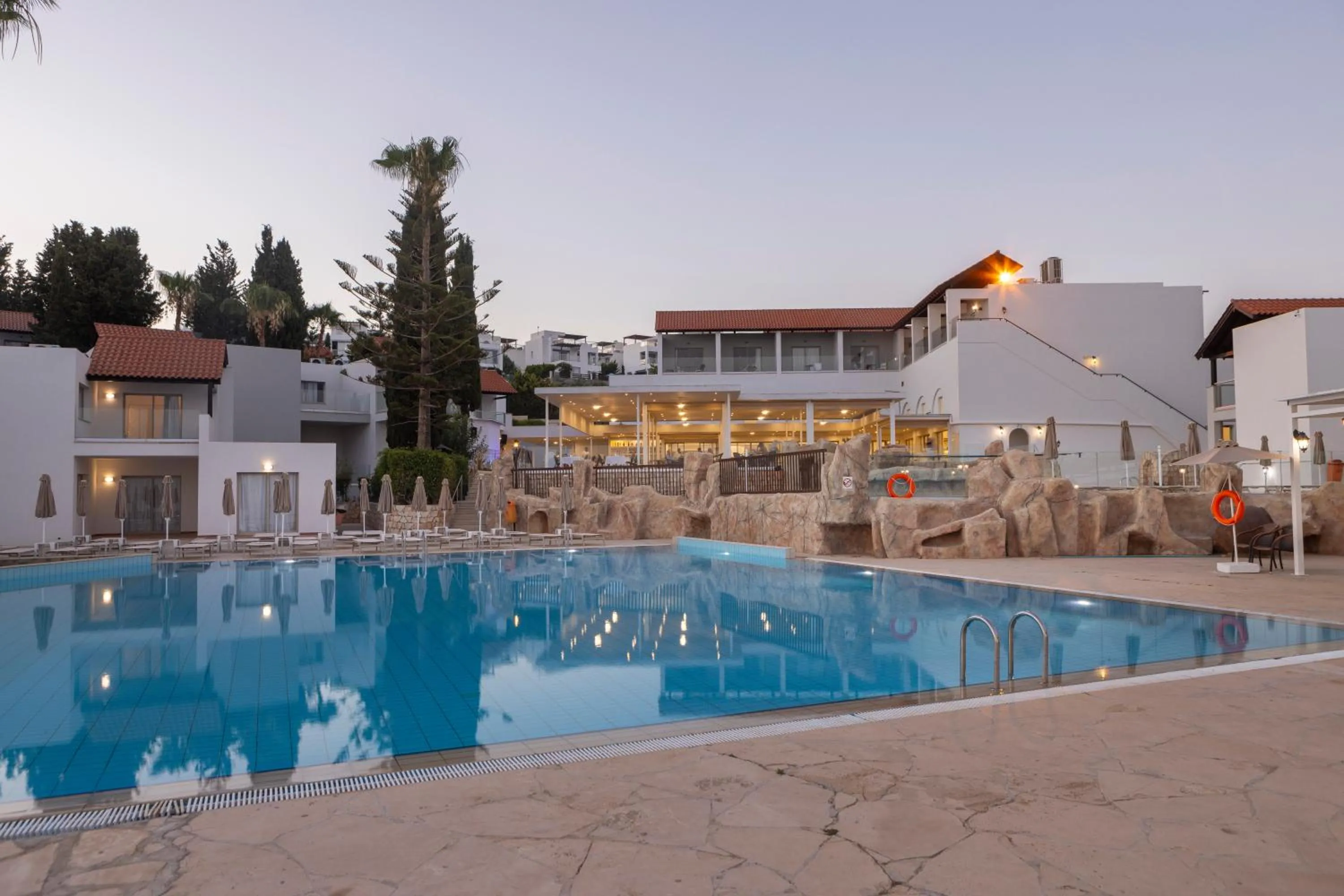 Swimming pool in Kapetanios Aqua Resort