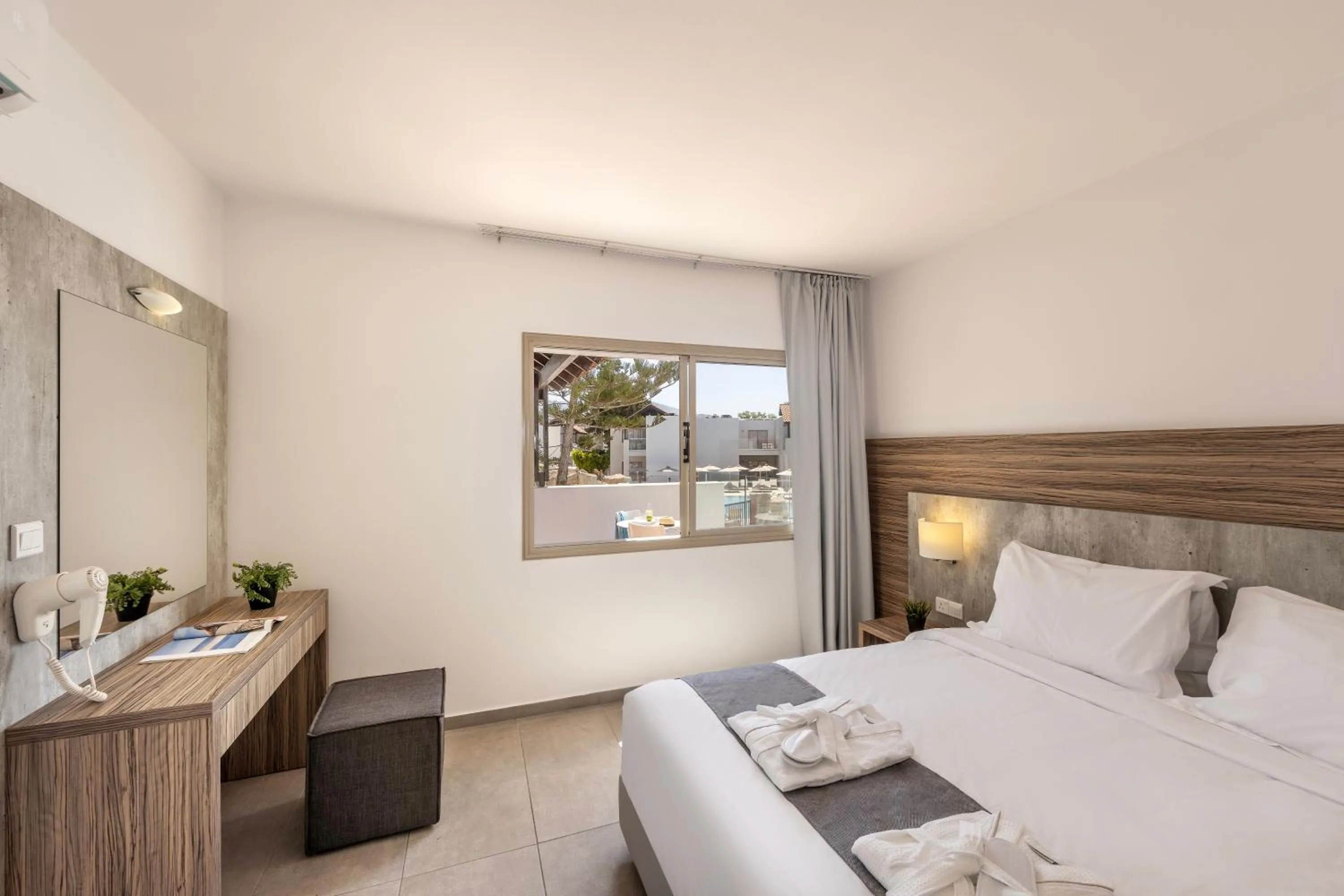 Bedroom, Bed in Kapetanios Aqua Resort