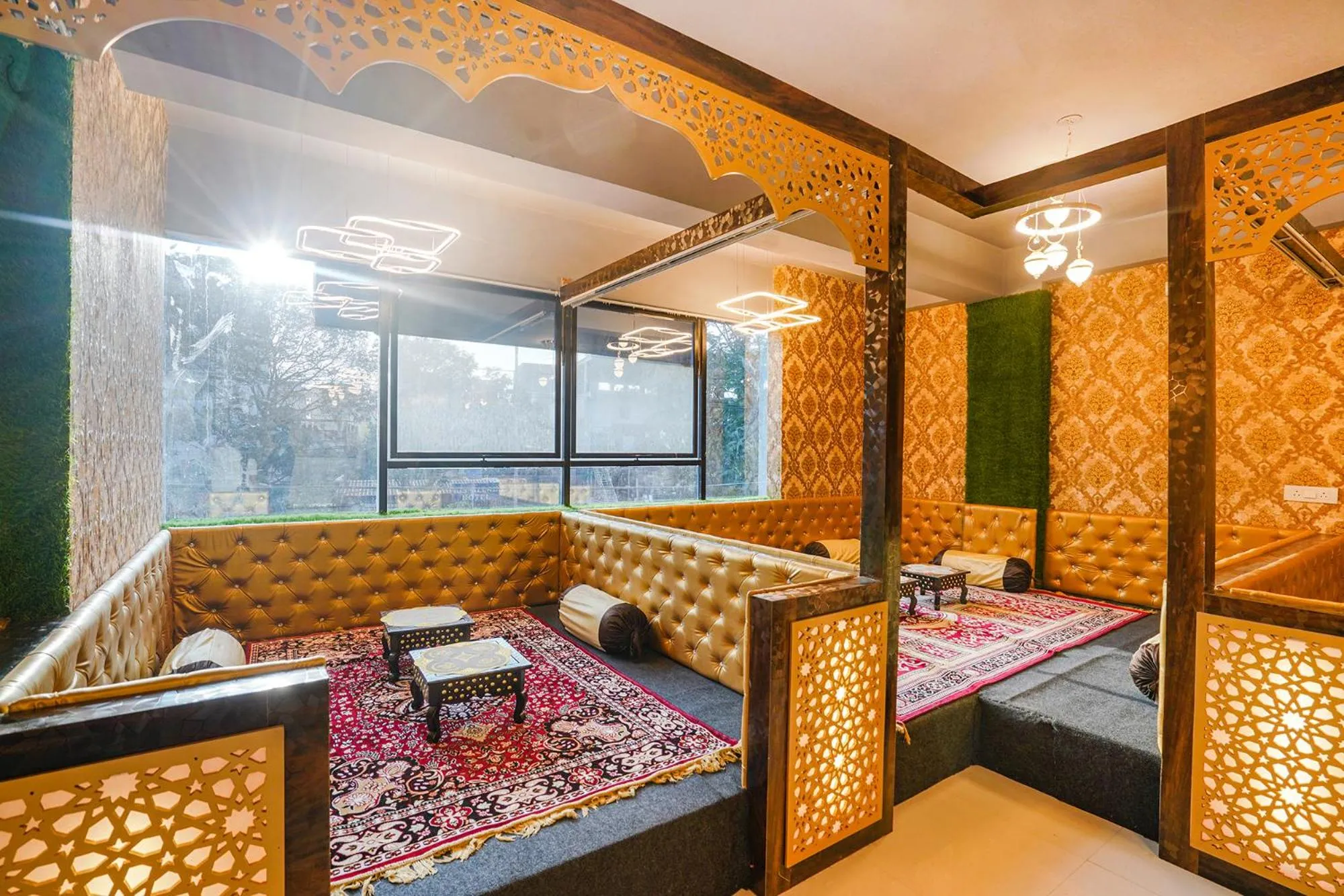 Restaurant/places to eat, Bed in FabHotel Grand Broholic - Nr Hitech City