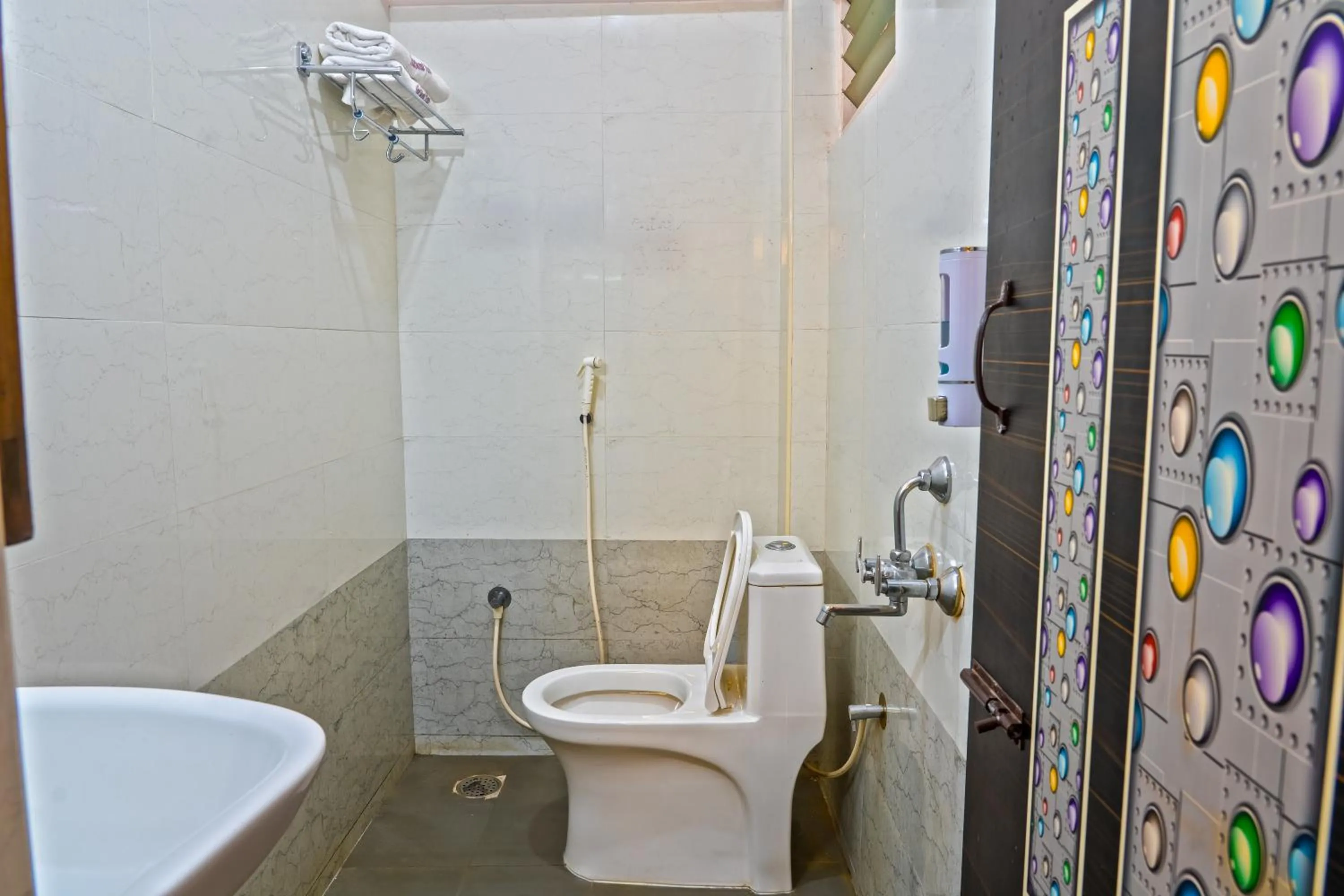 Toilet in Hotel Mount View