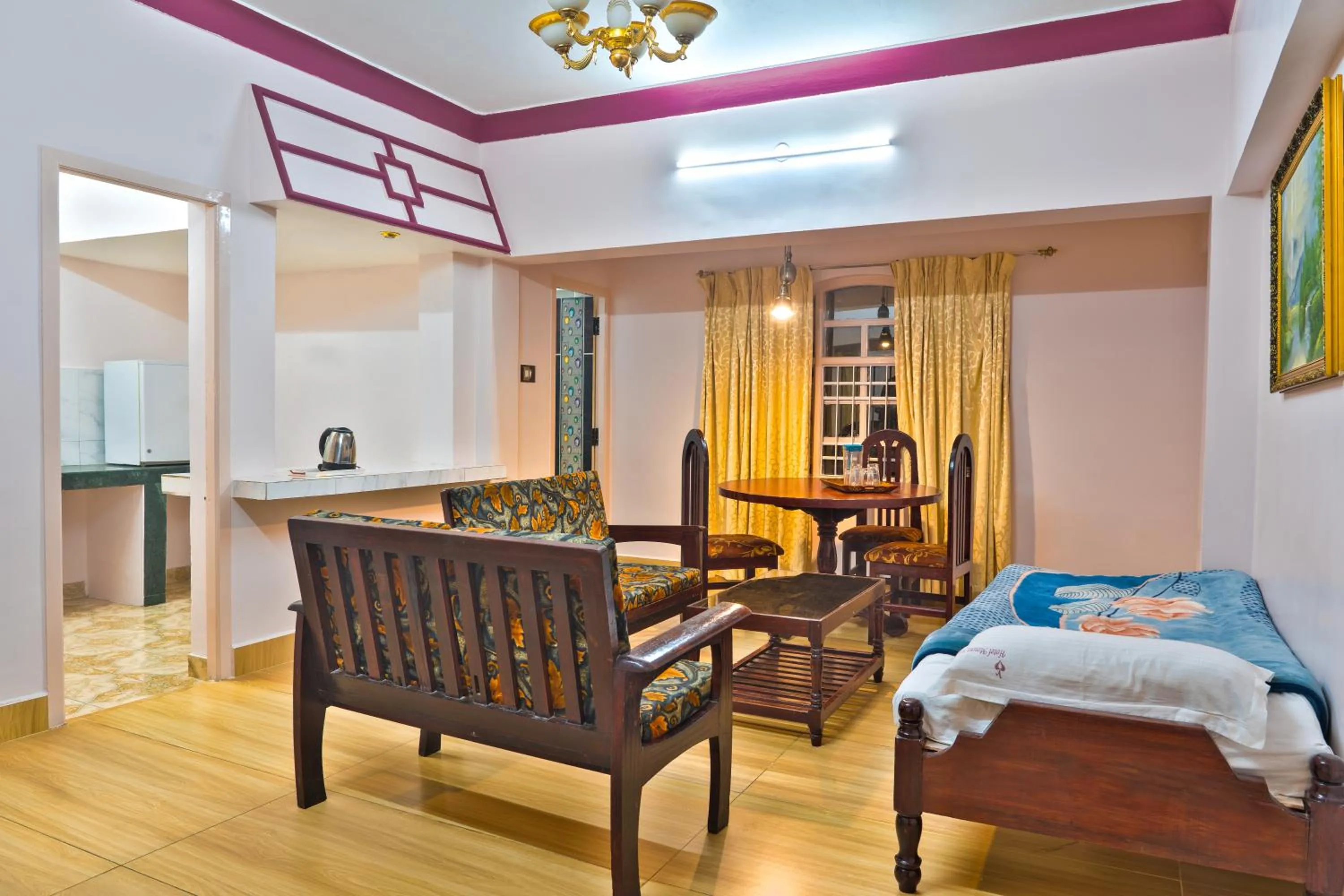 Living room, Bed in Hotel Mount View