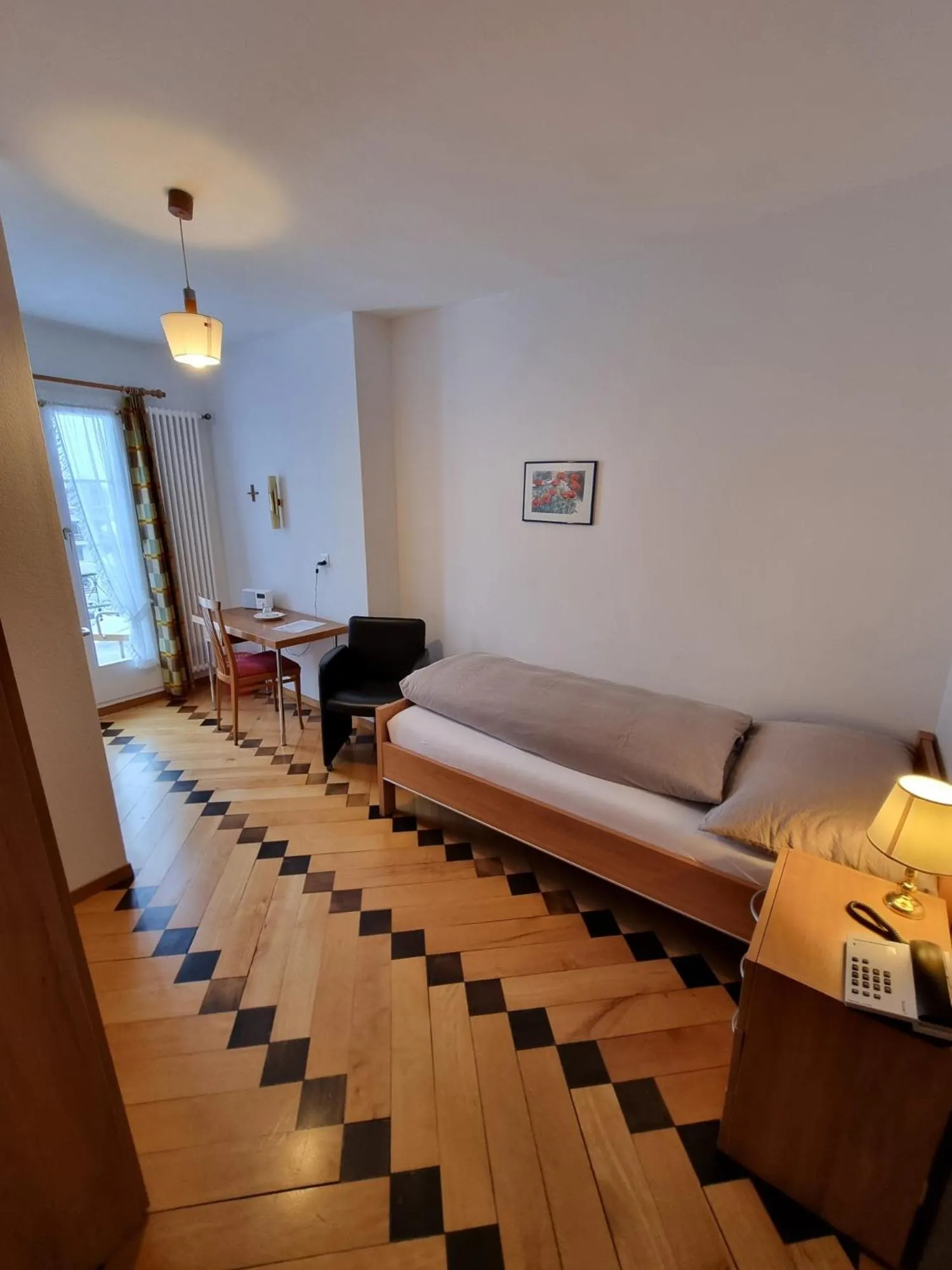 Budget Single Room with Shared Bathroom - single occupancy in Hotel St. Josefshaus Engelberg
