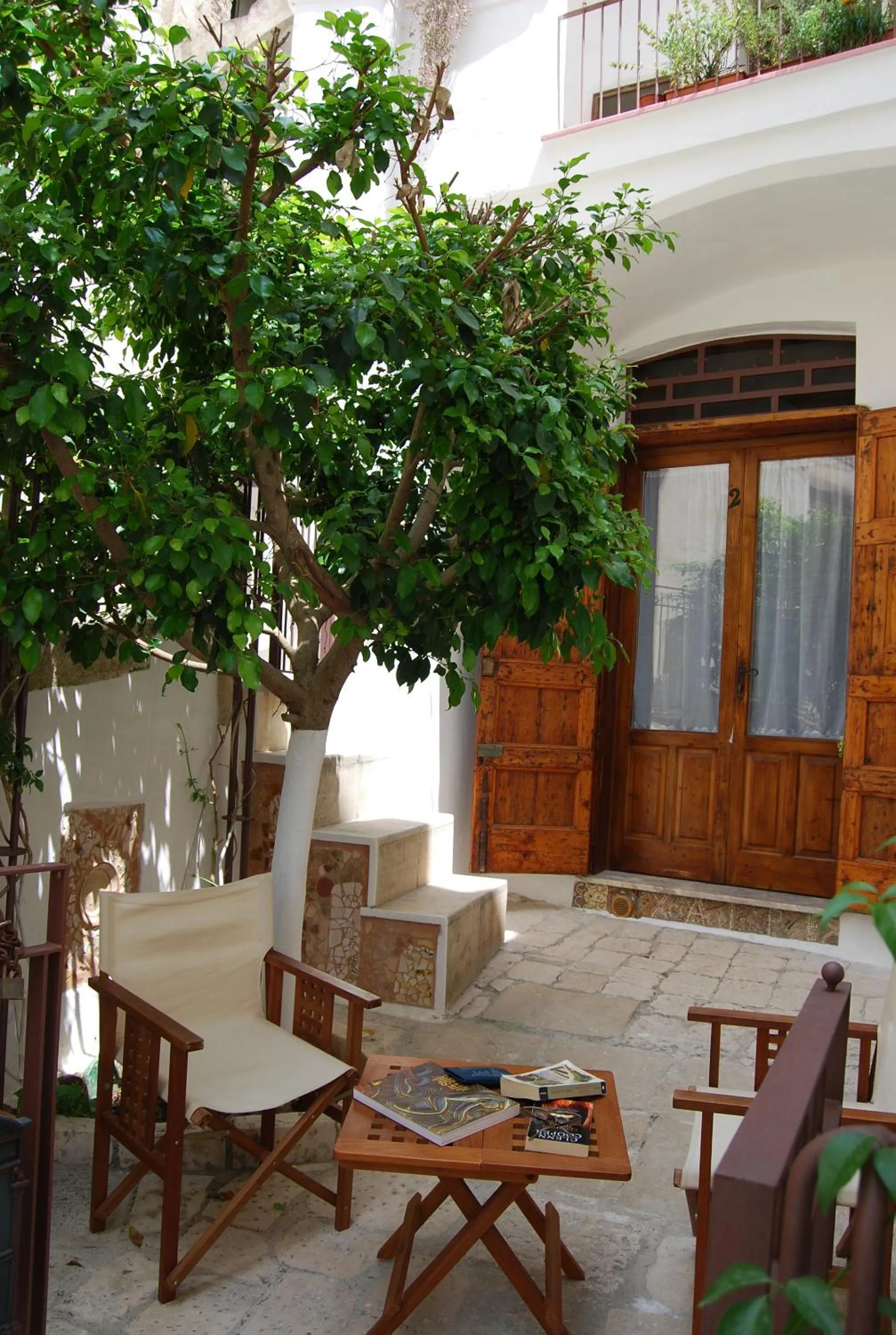 Patio in Art Transparent B&B