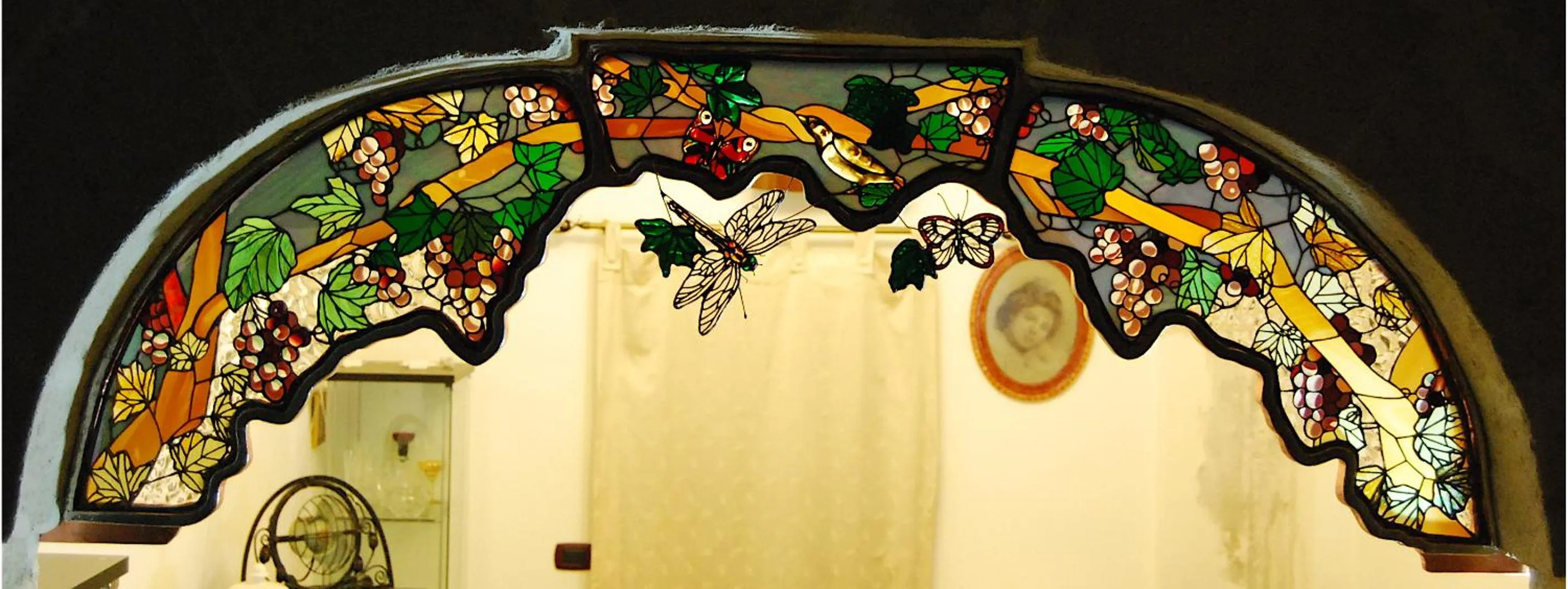 Decorative detail in Art Transparent B&B