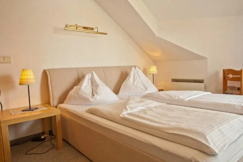 Photo of the whole room in Seevilla Wochinz