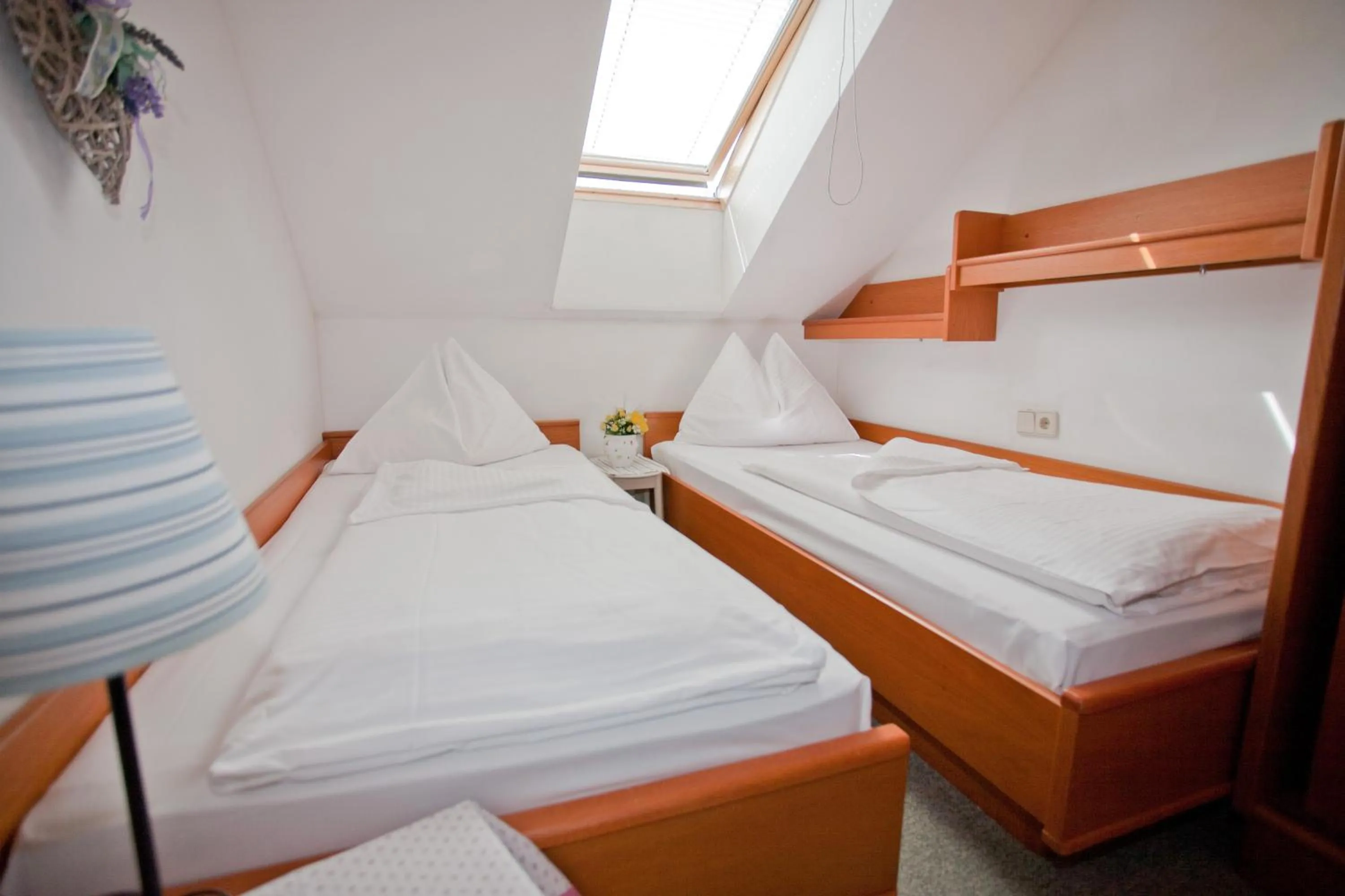 Bed in Seevilla Wochinz