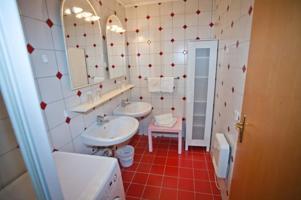 Bathroom in Seevilla Wochinz