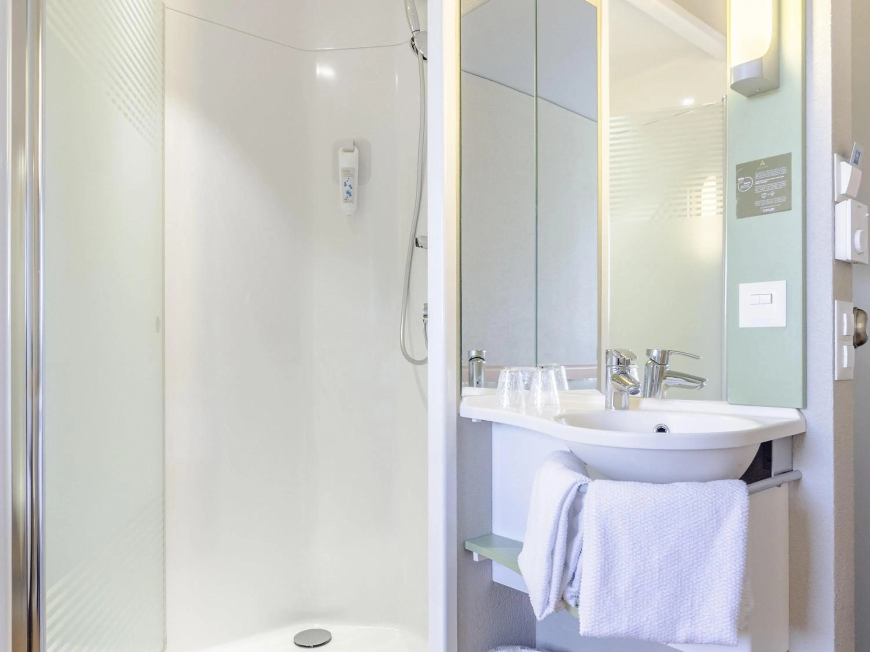 Bedroom in ibis budget Basel City