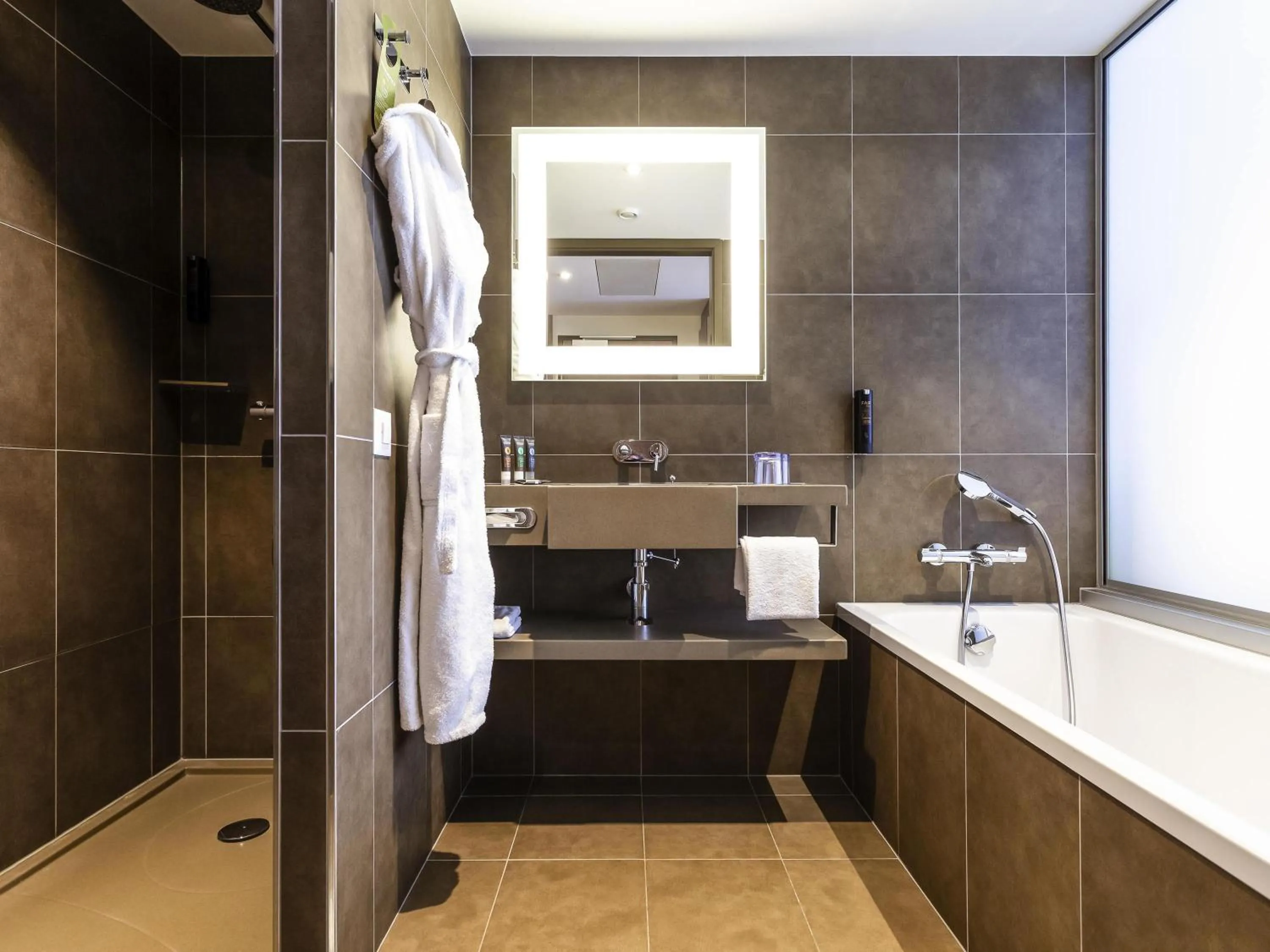 Bedroom in Novotel Basel City