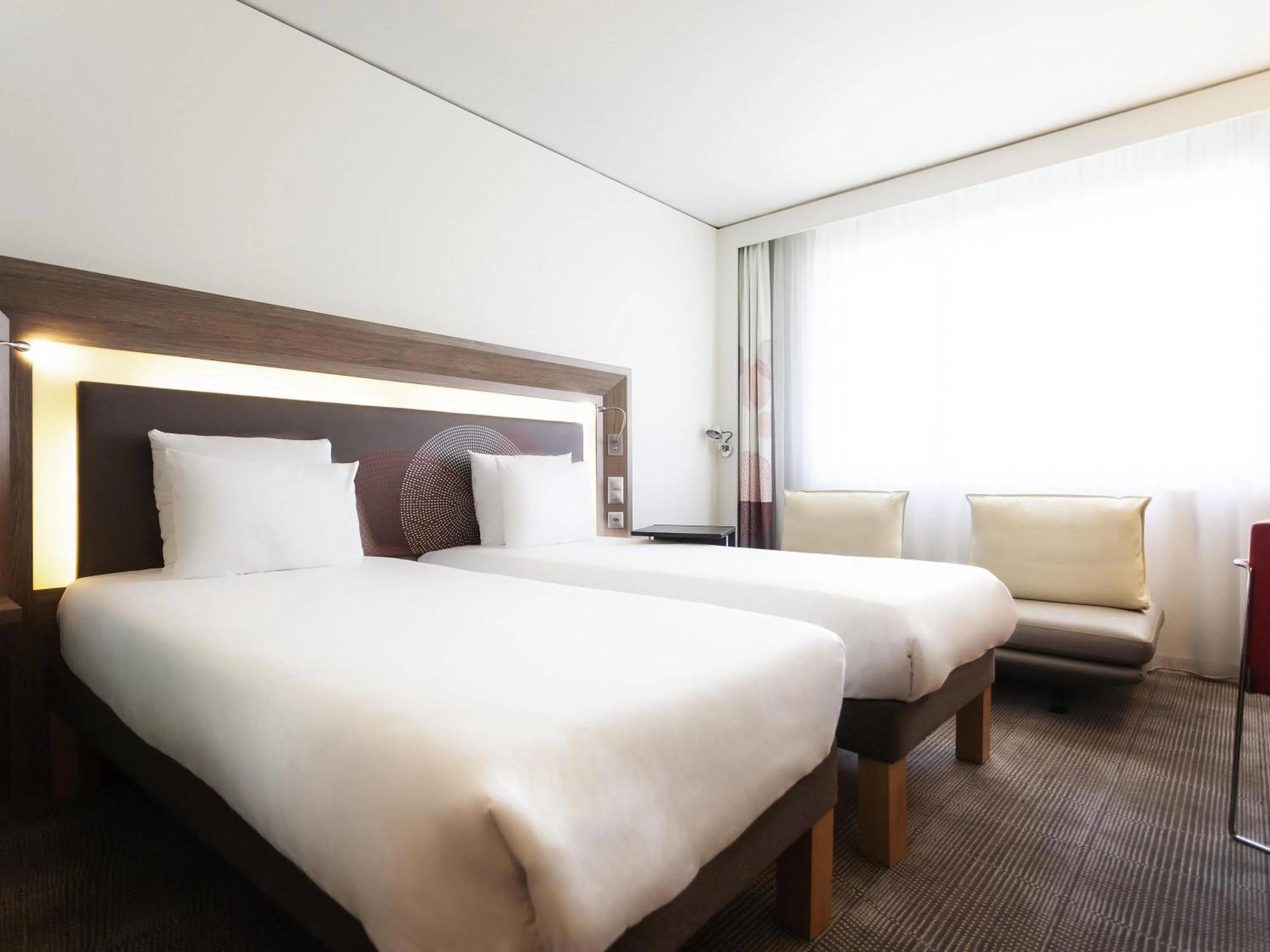 Bedroom, Bed in Novotel Basel City