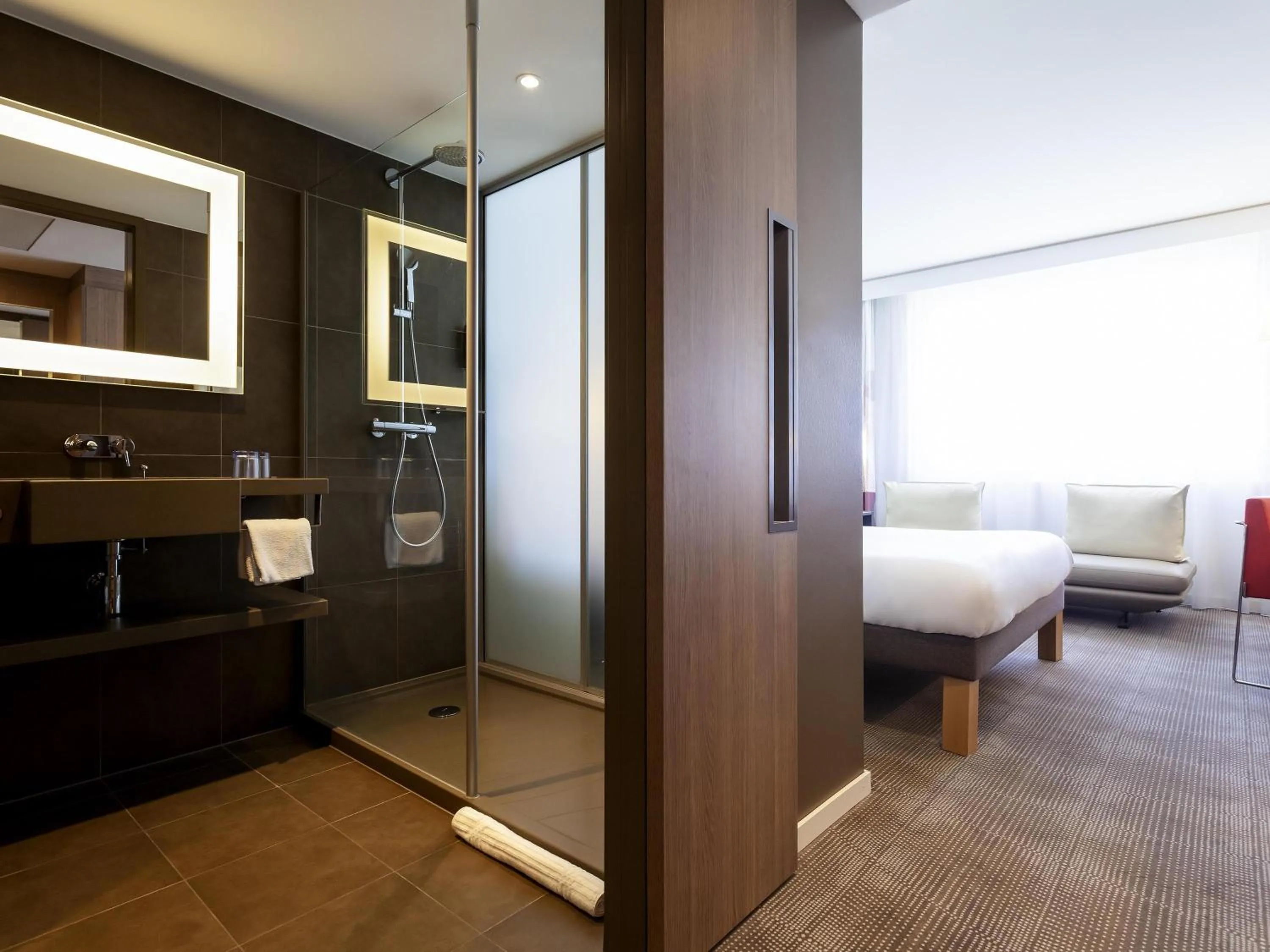 Bedroom, Bed in Novotel Basel City