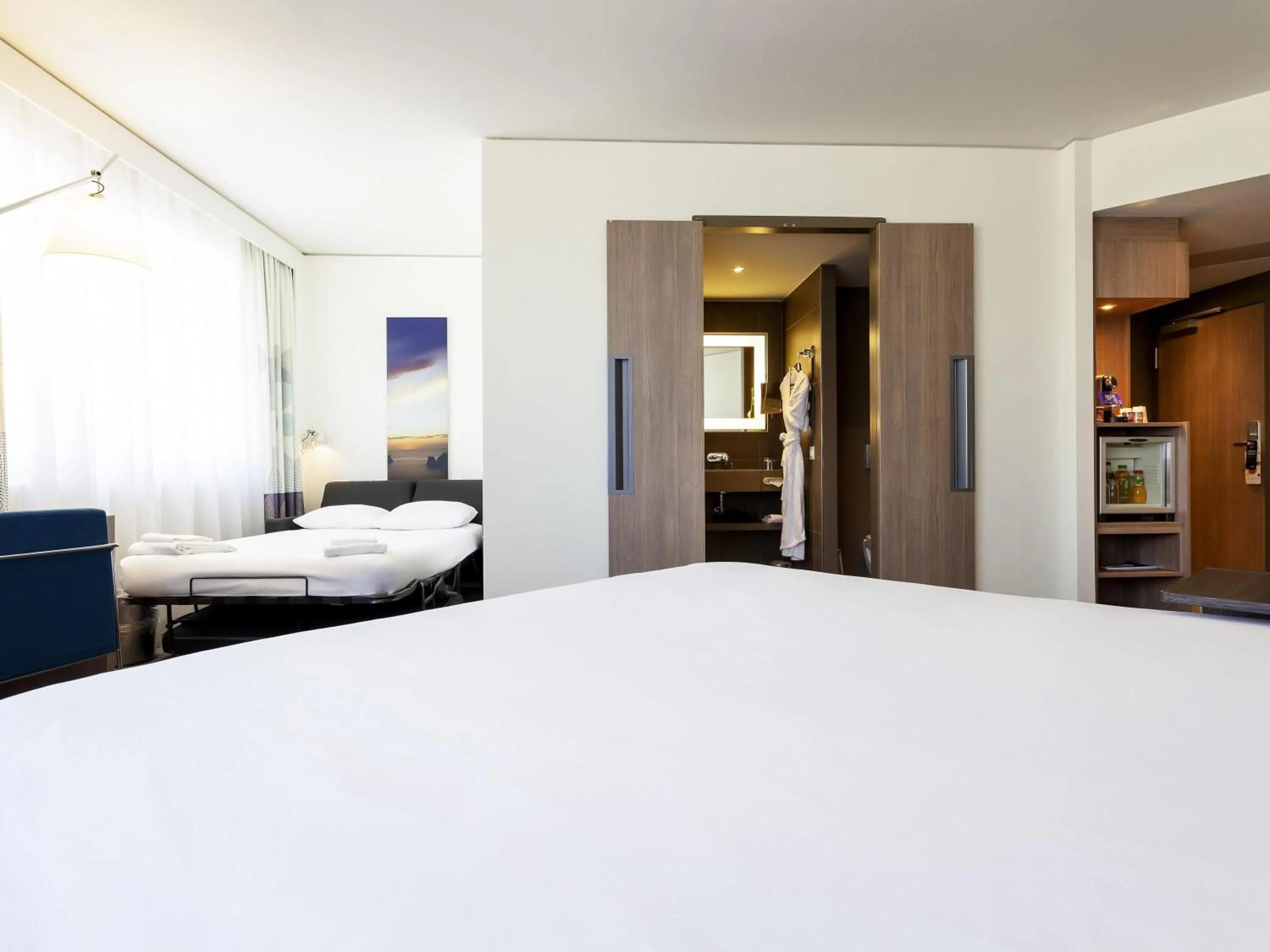 Bedroom, Bed in Novotel Basel City
