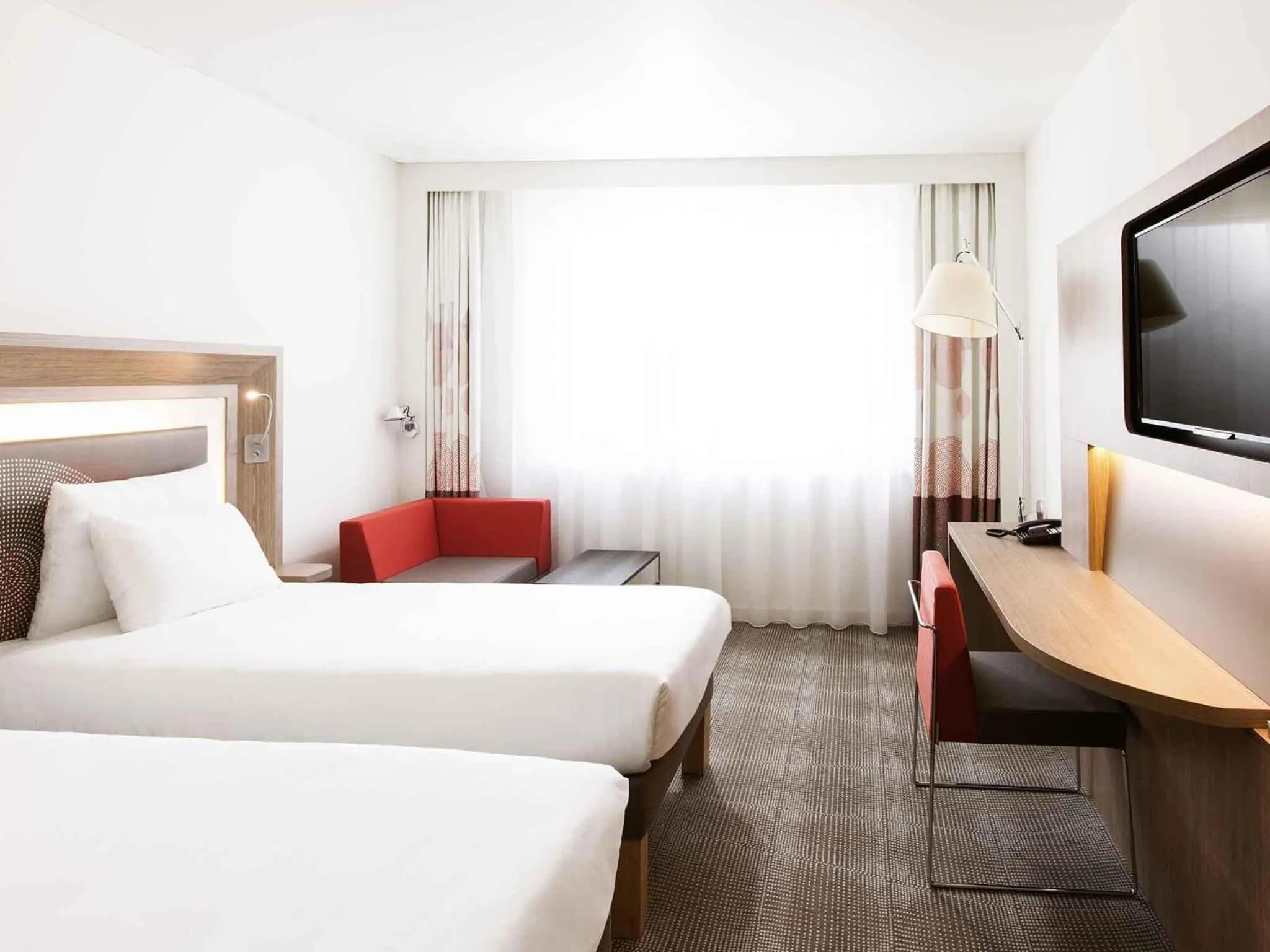 Bedroom, Bed in Novotel Basel City