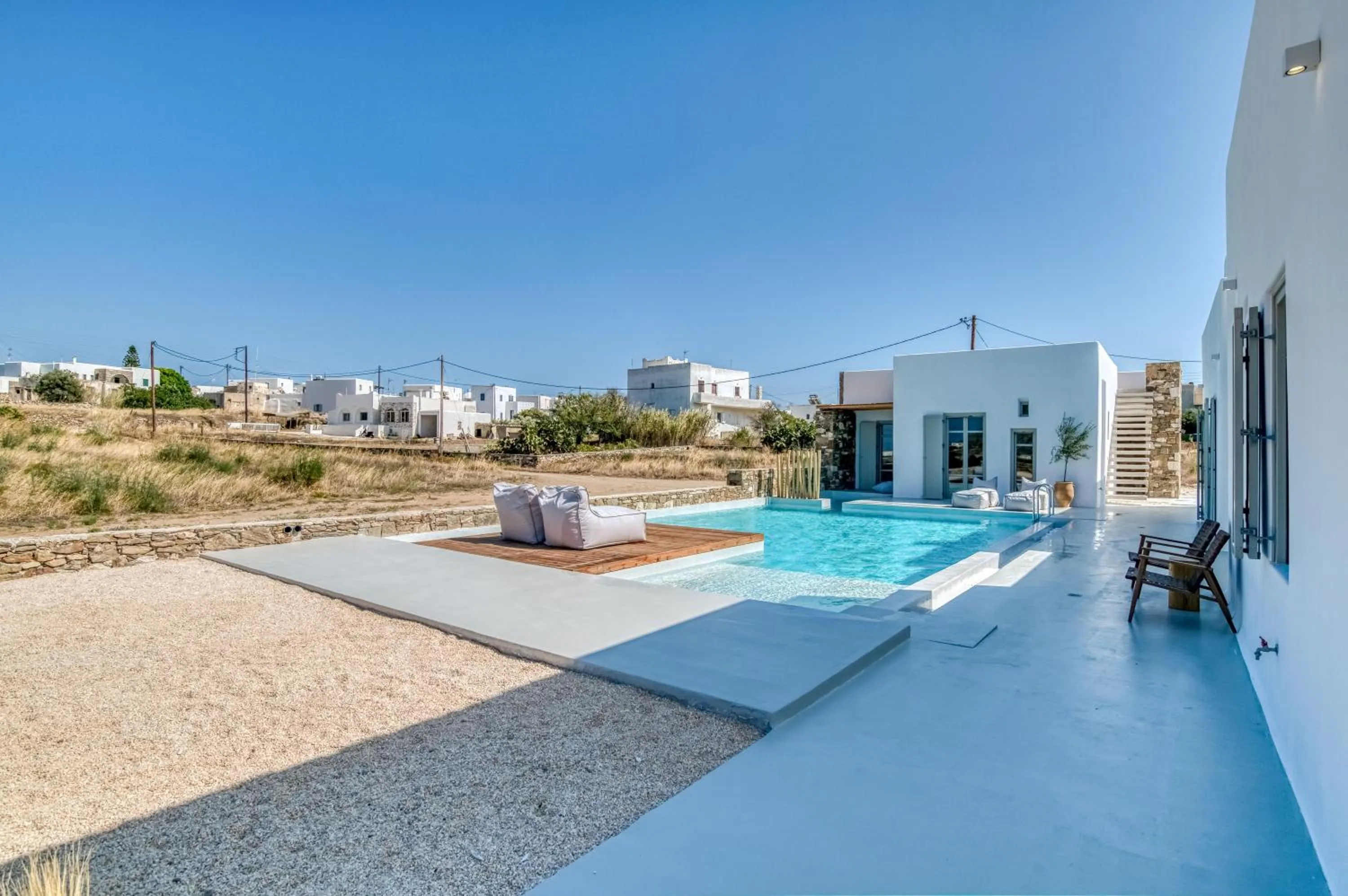 Lil Paros Luxury suites