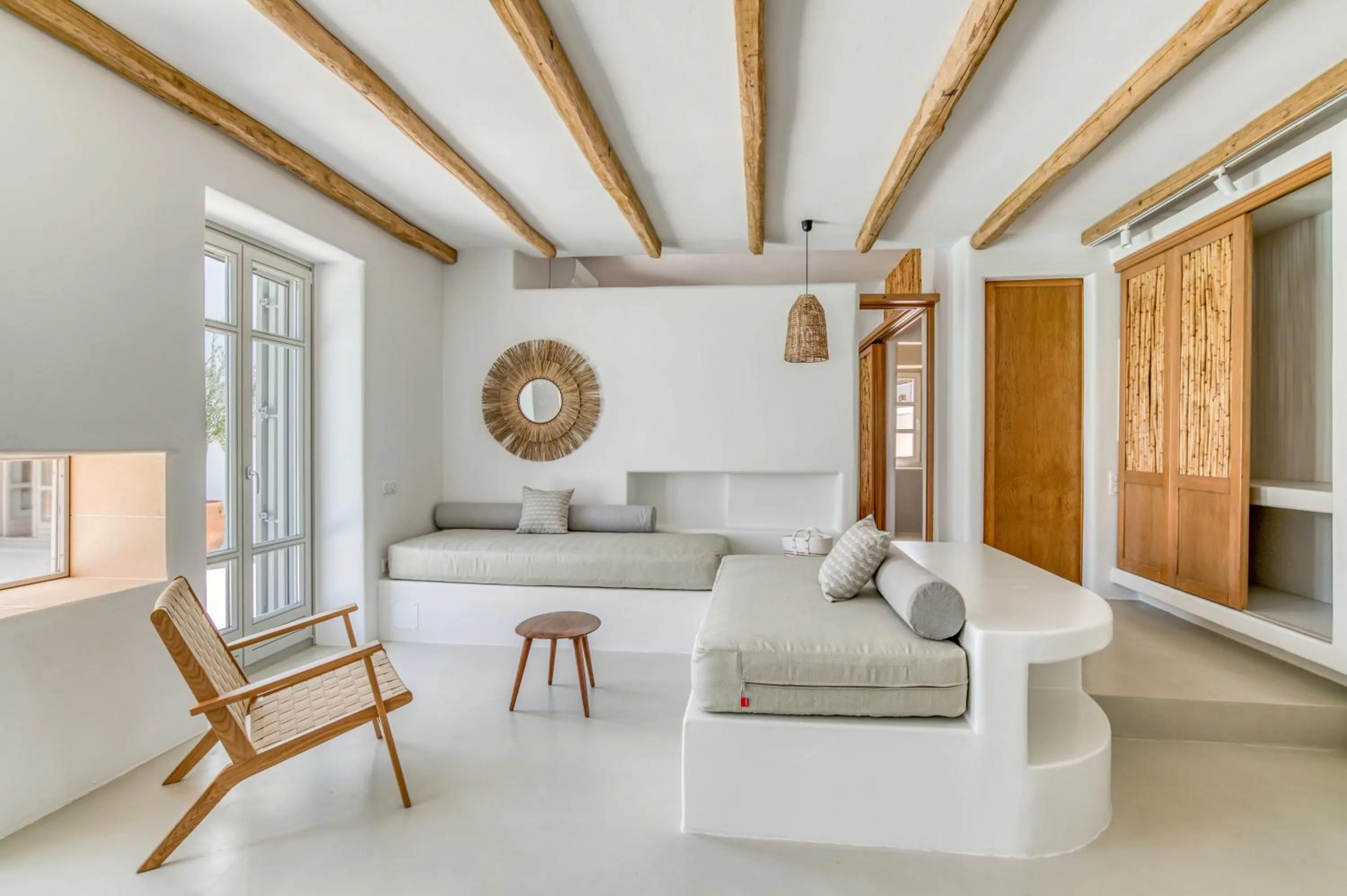 Lil Paros Luxury suites