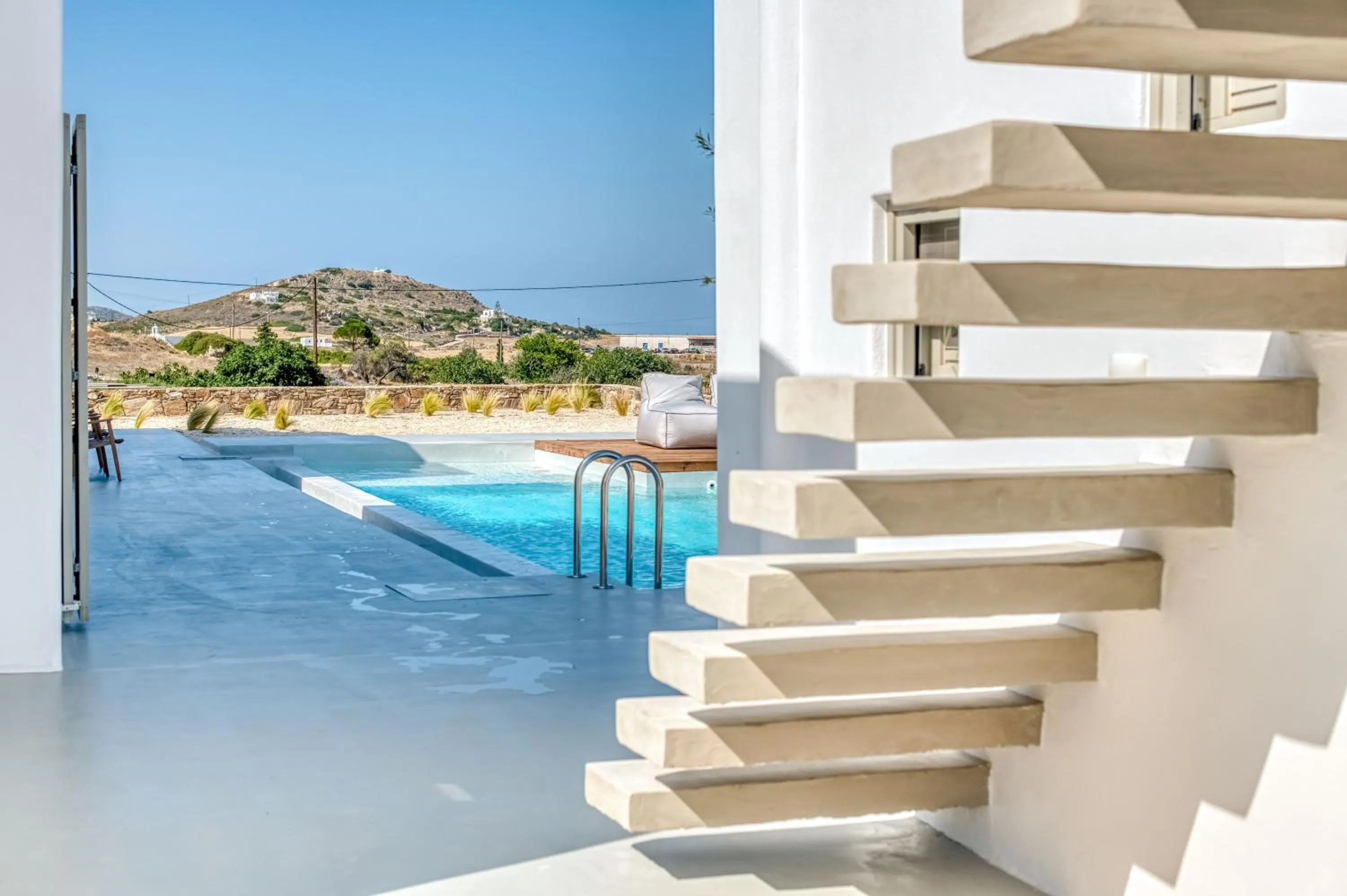 Lil Paros Luxury suites