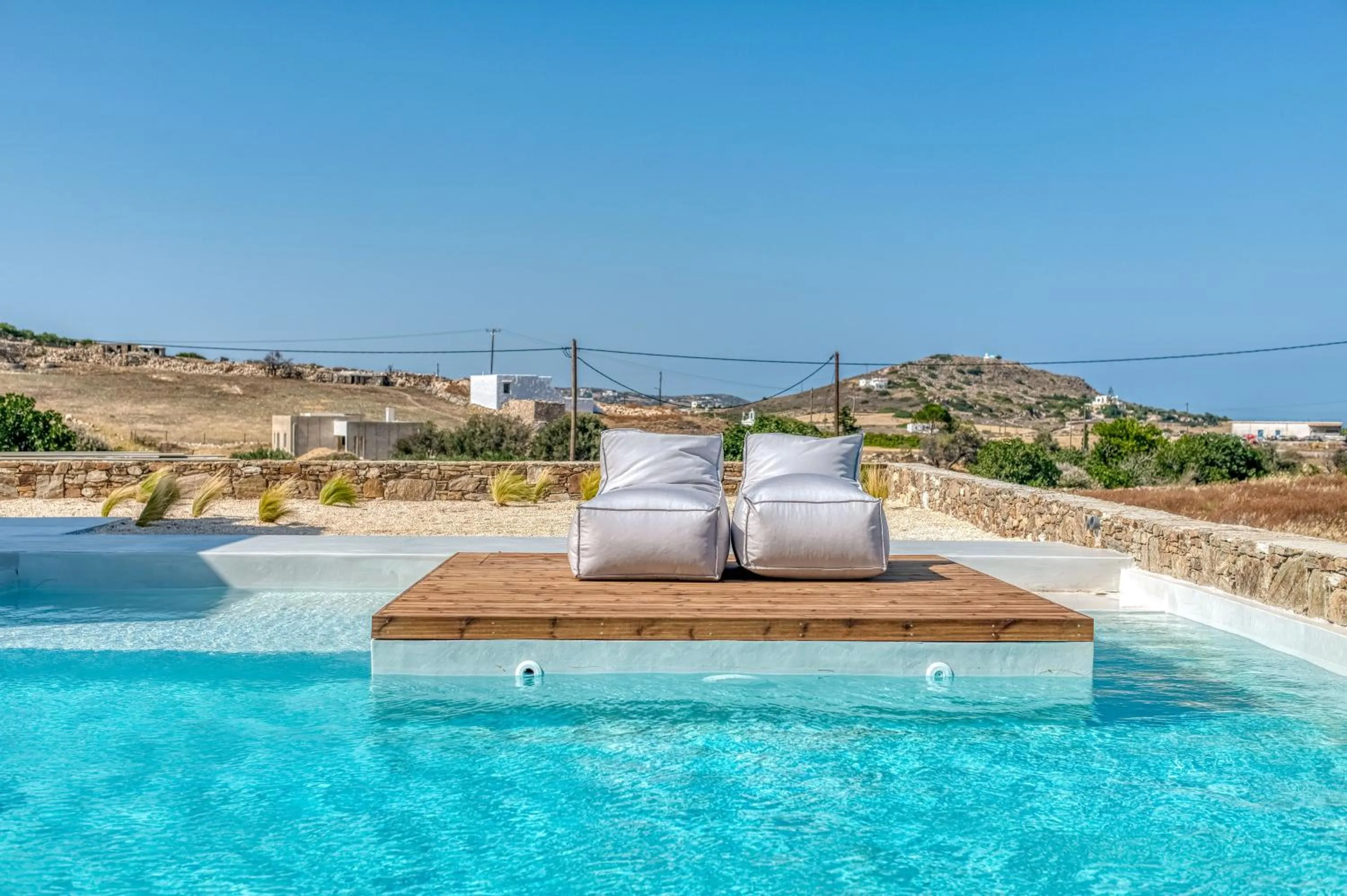 Lil Paros Luxury suites