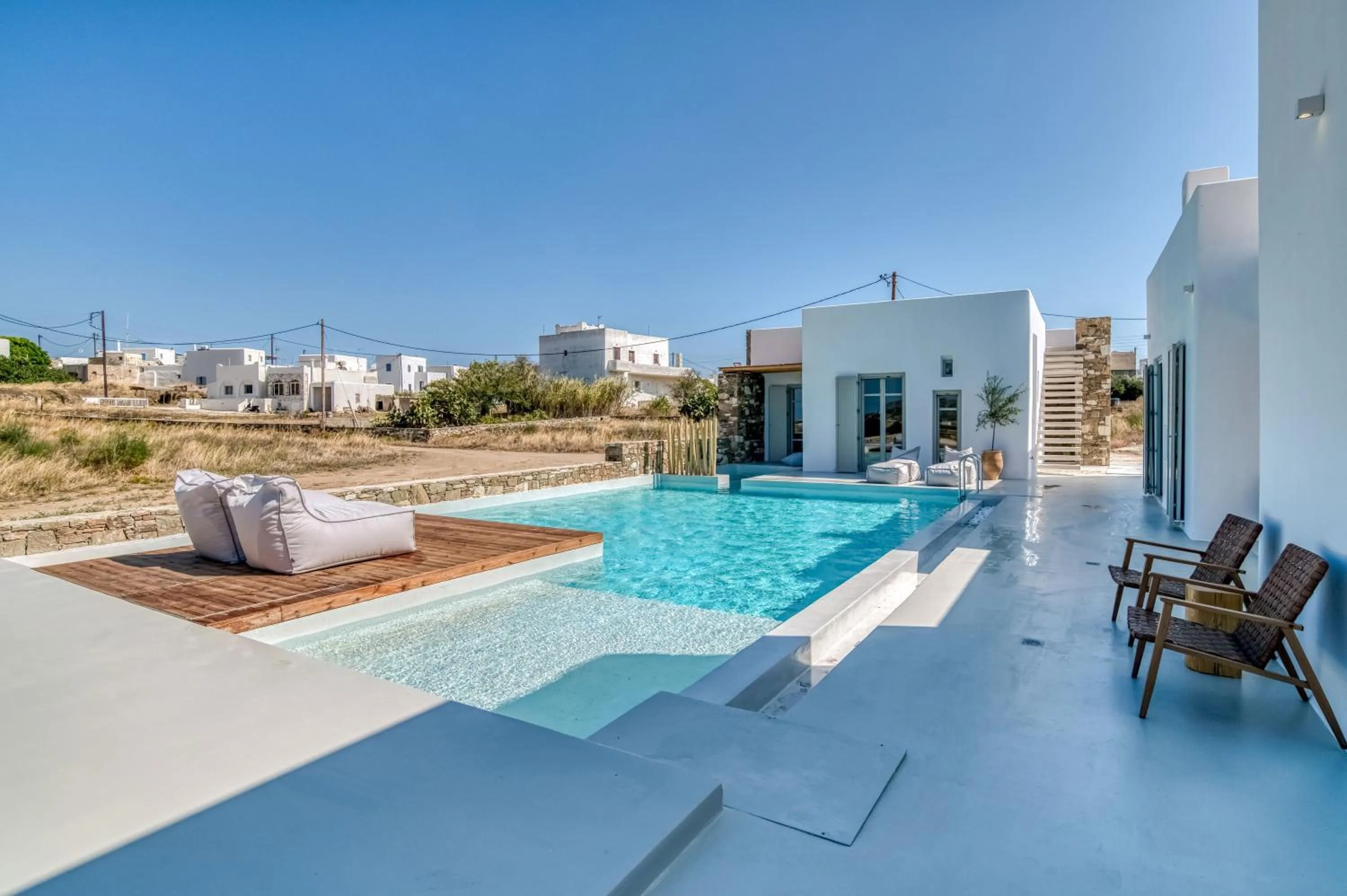 Lil Paros Luxury suites
