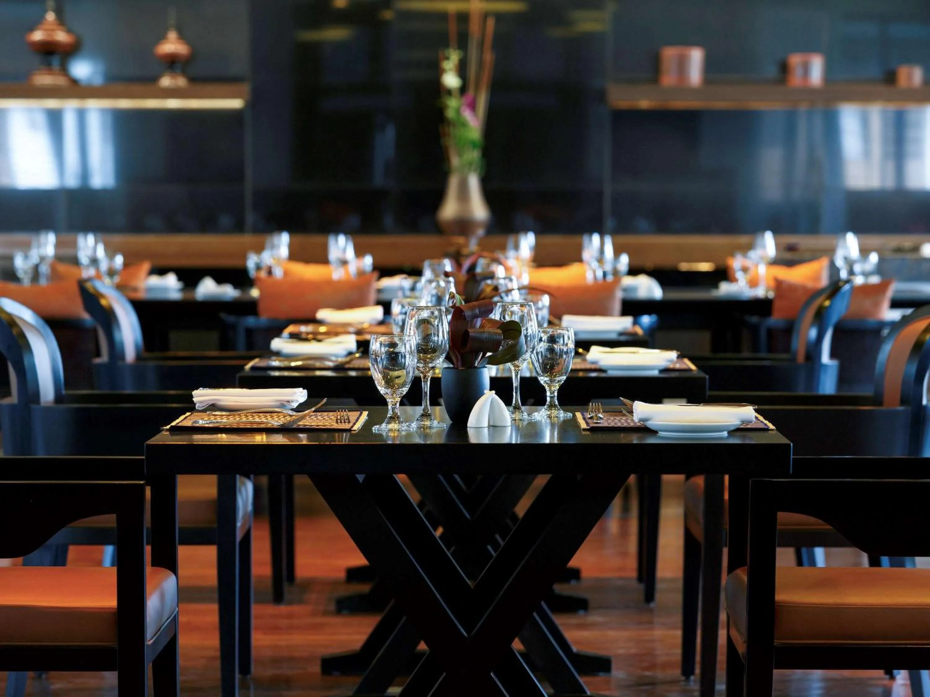 Restaurant/Places to Eat in The Lake Garden Nay Pyi Taw - MGallery Collection