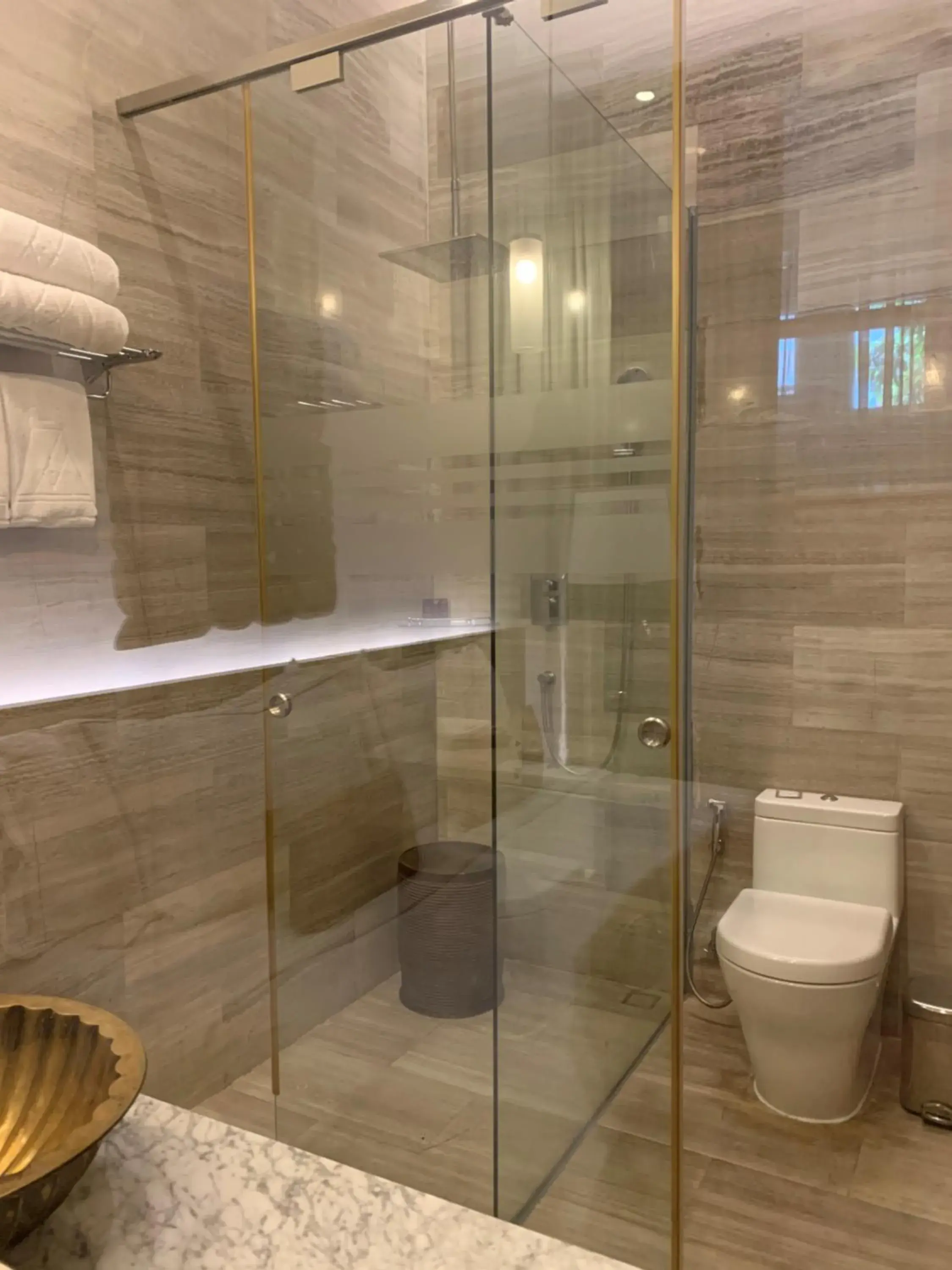 Superior King Room with Garden View in The Lake Garden Hotel Nay Pyi Taw - MGallery Collection Superior King Room with Garden View in The Lake Garden Hotel Nay Pyi Taw - MGallery Collection