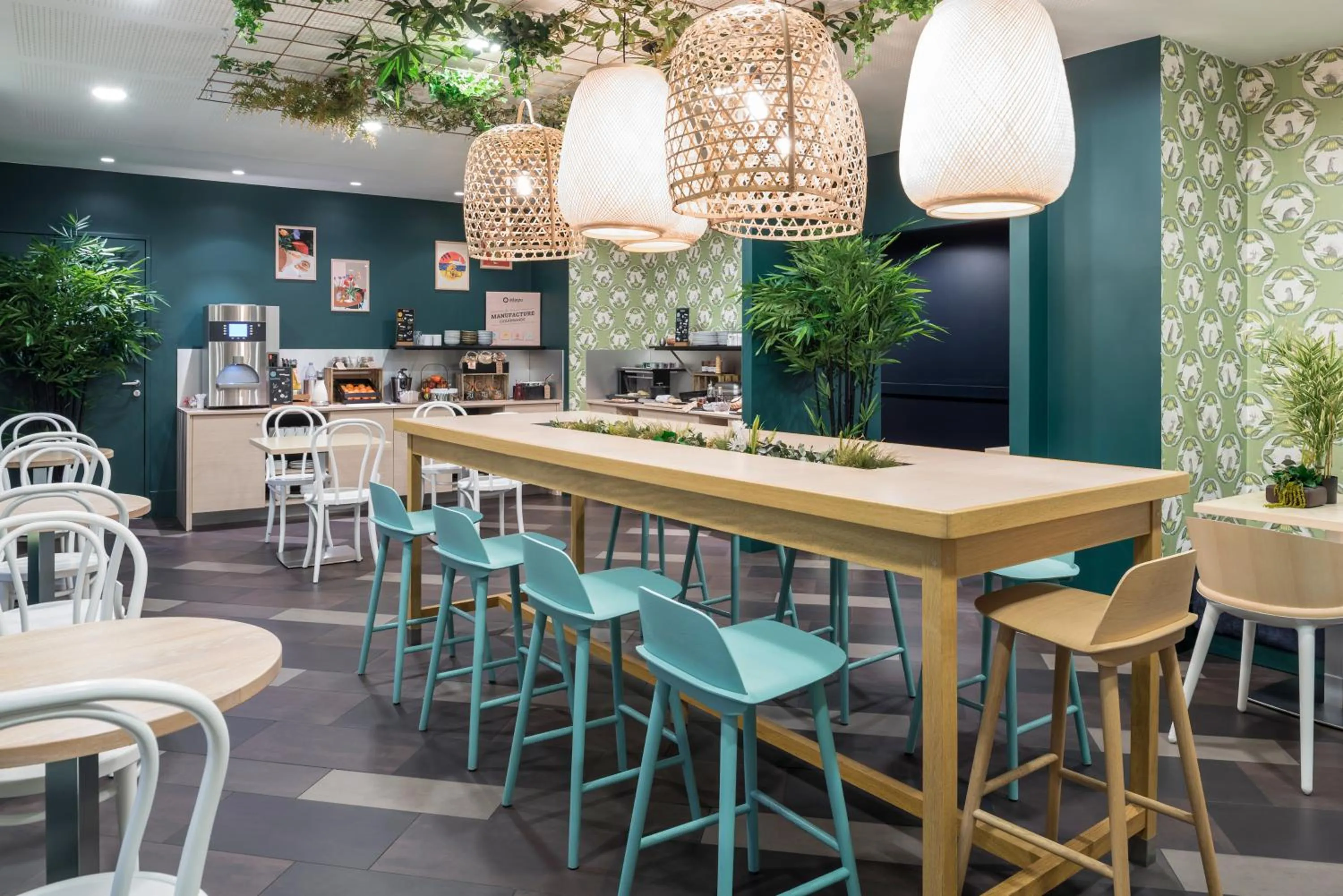 Buffet breakfast in Aparthotel Adagio La Defense Courbevoie