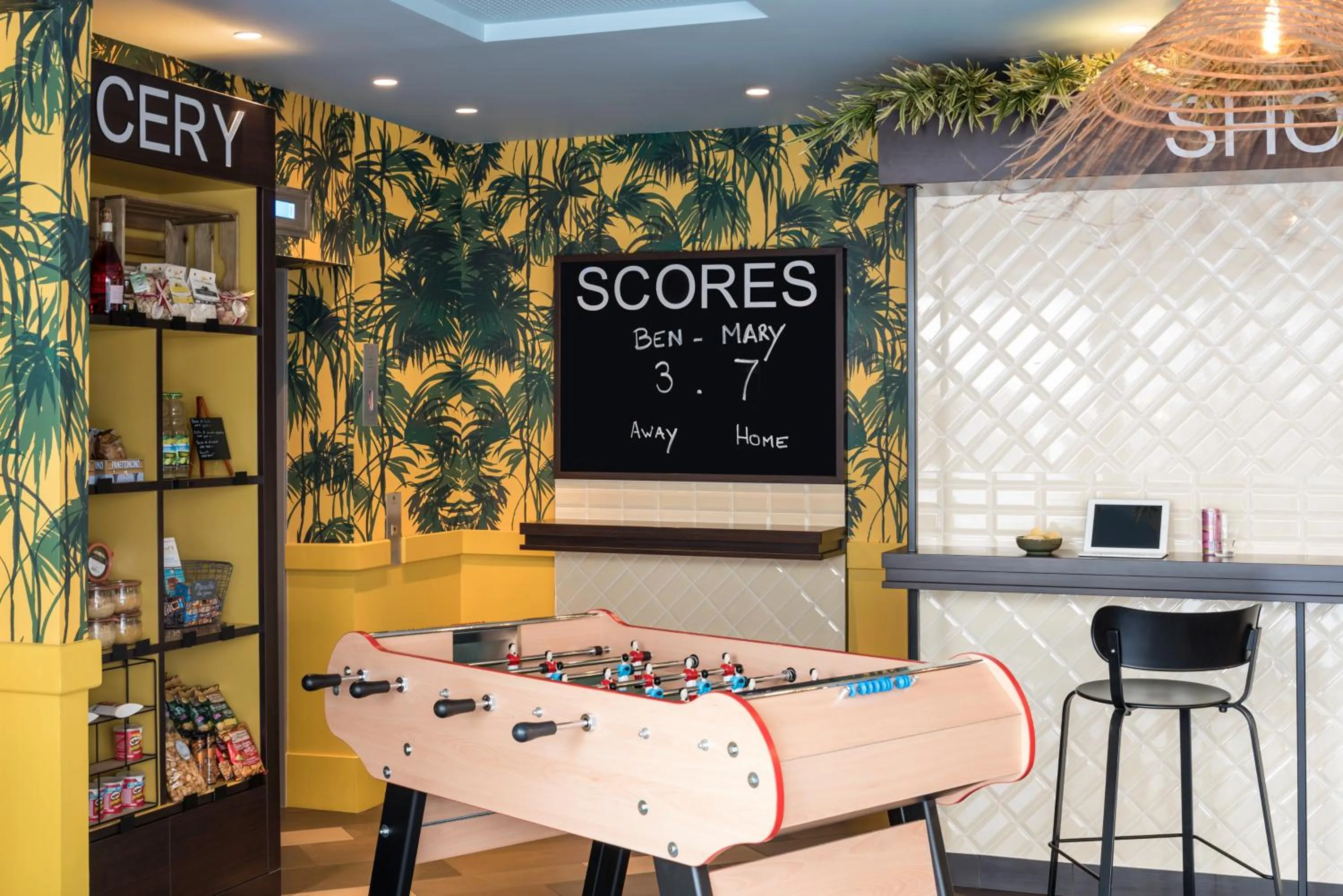 Game Room in Aparthotel Adagio La Defense Courbevoie