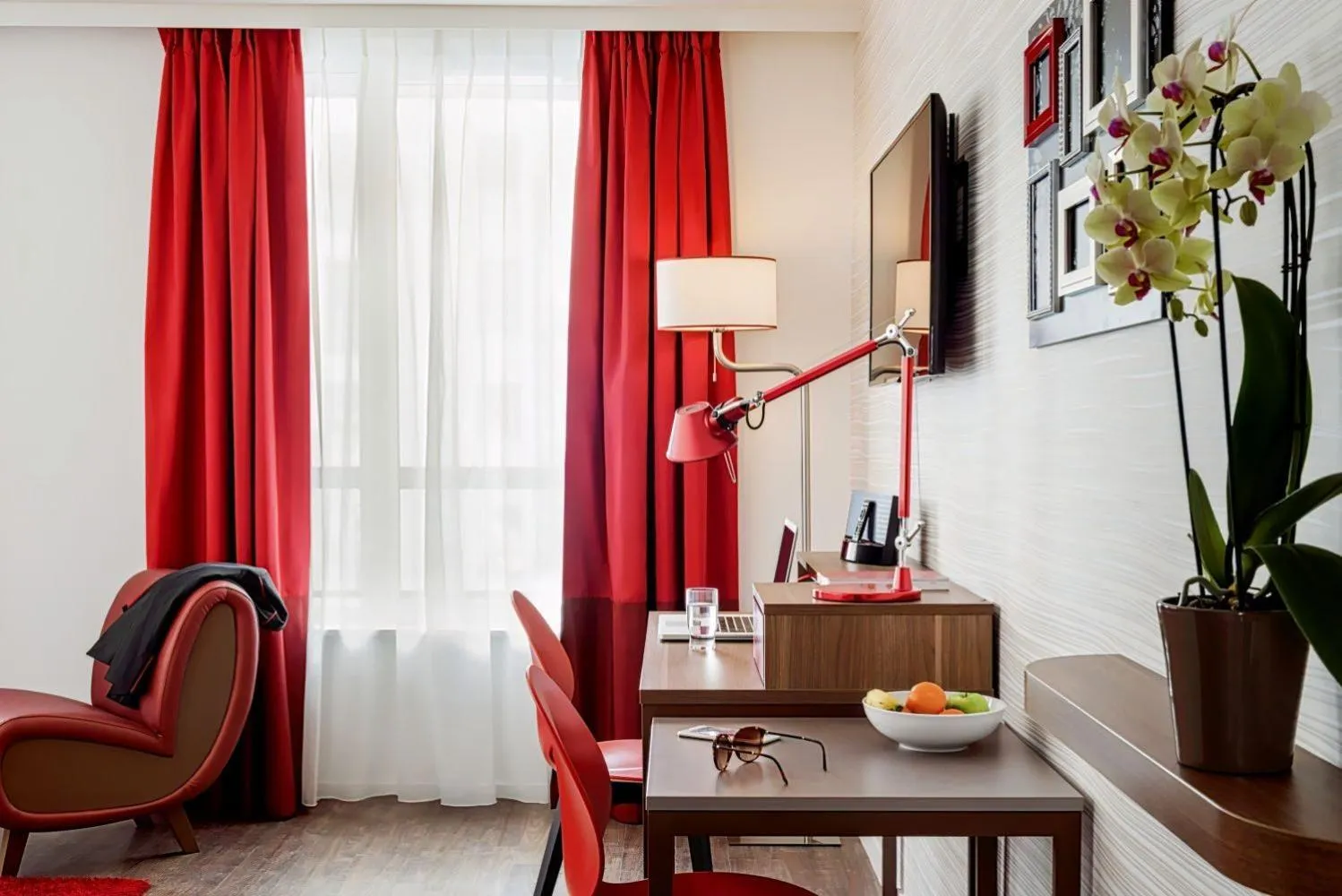 Bedroom in Aparthotel Adagio La Defense Courbevoie