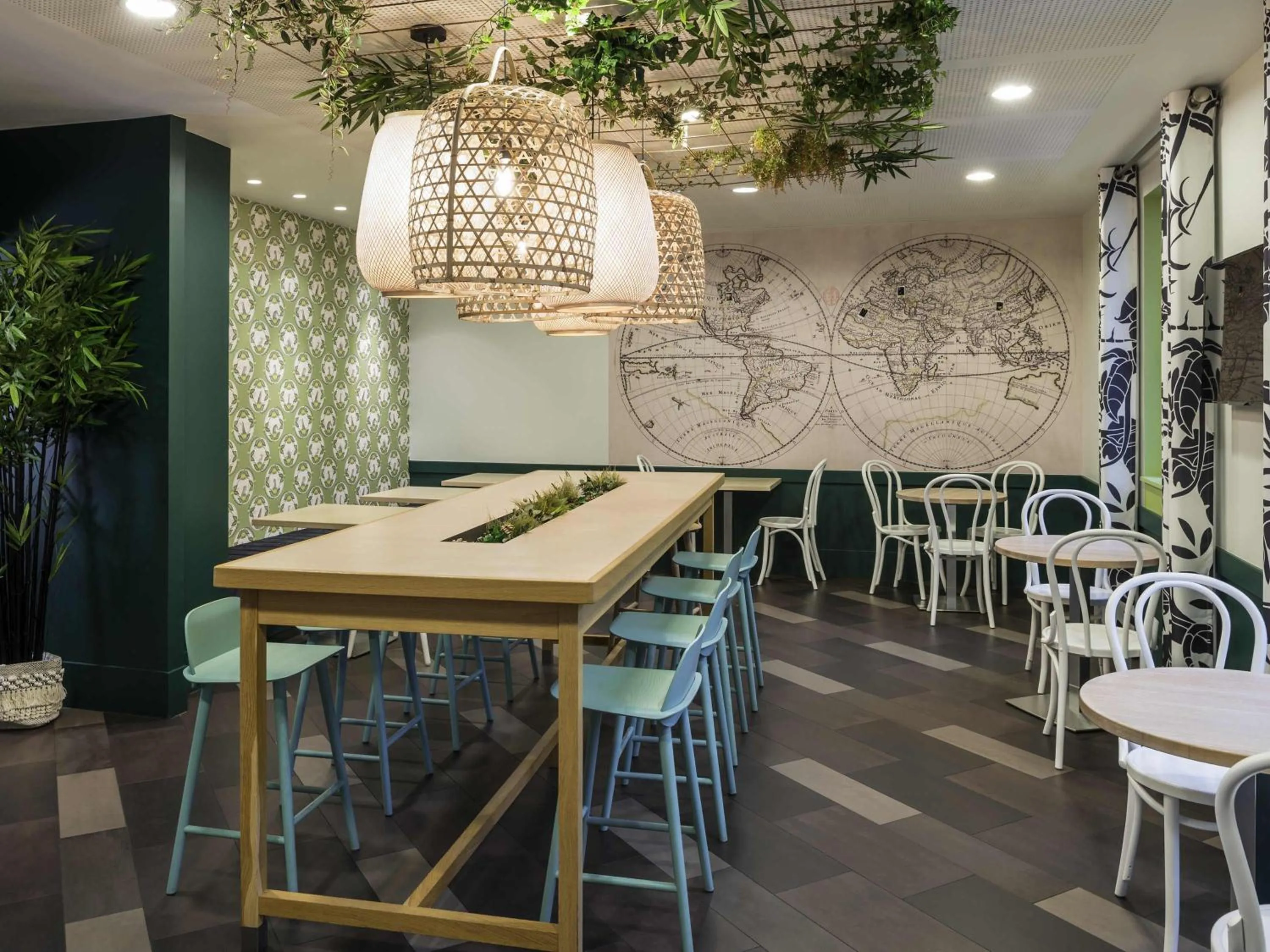 Property building in Aparthotel Adagio La Defense Courbevoie