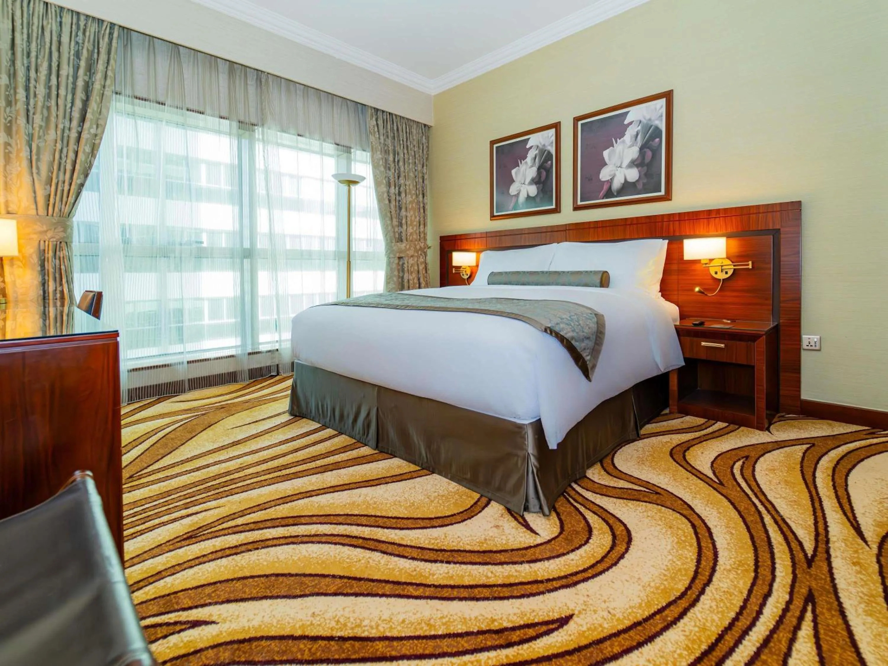Bedroom, Bed in Grand Mercure Majlis Residences Abu Dhabi