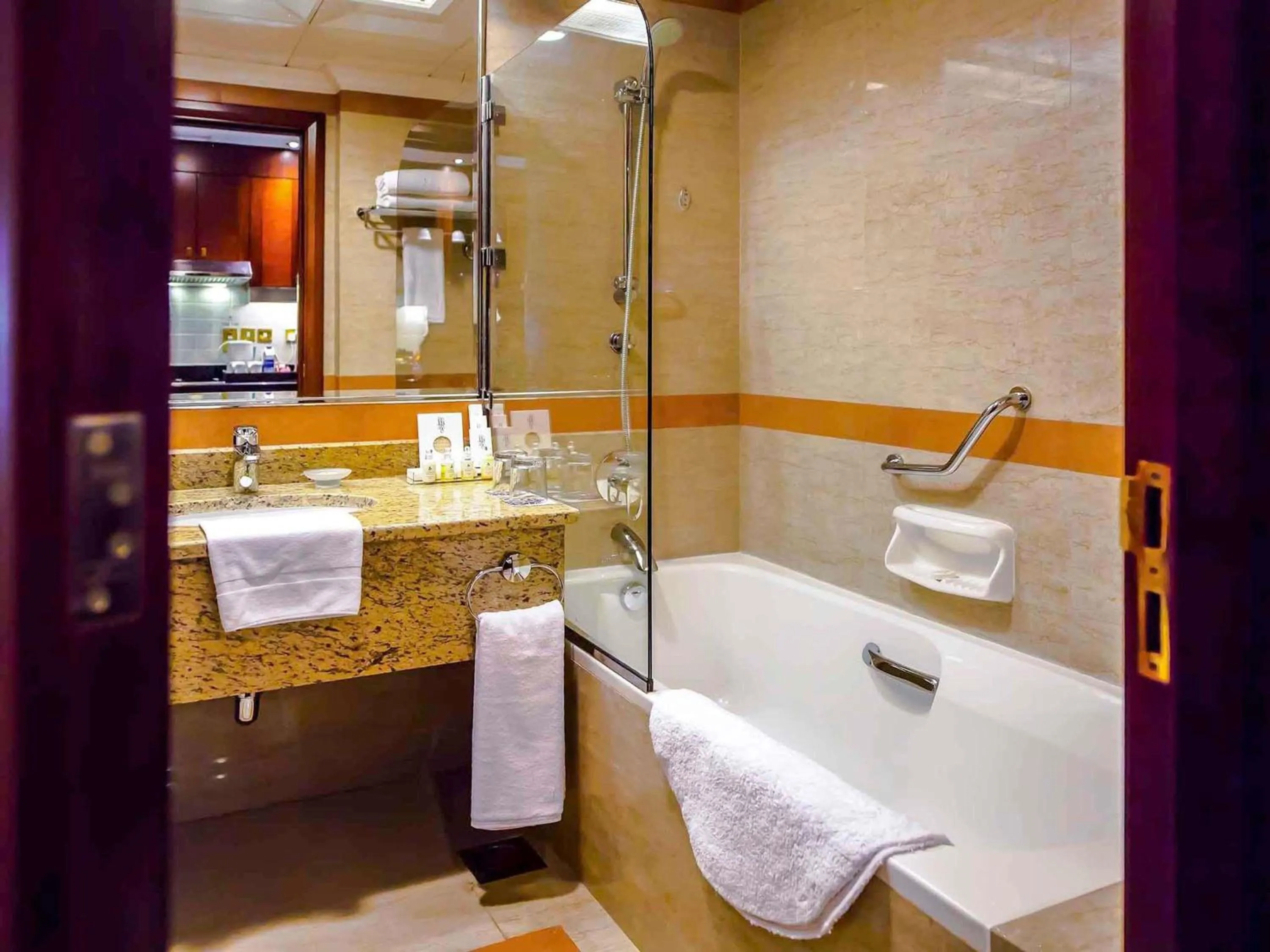 Bedroom in Grand Mercure Majlis Residences Abu Dhabi