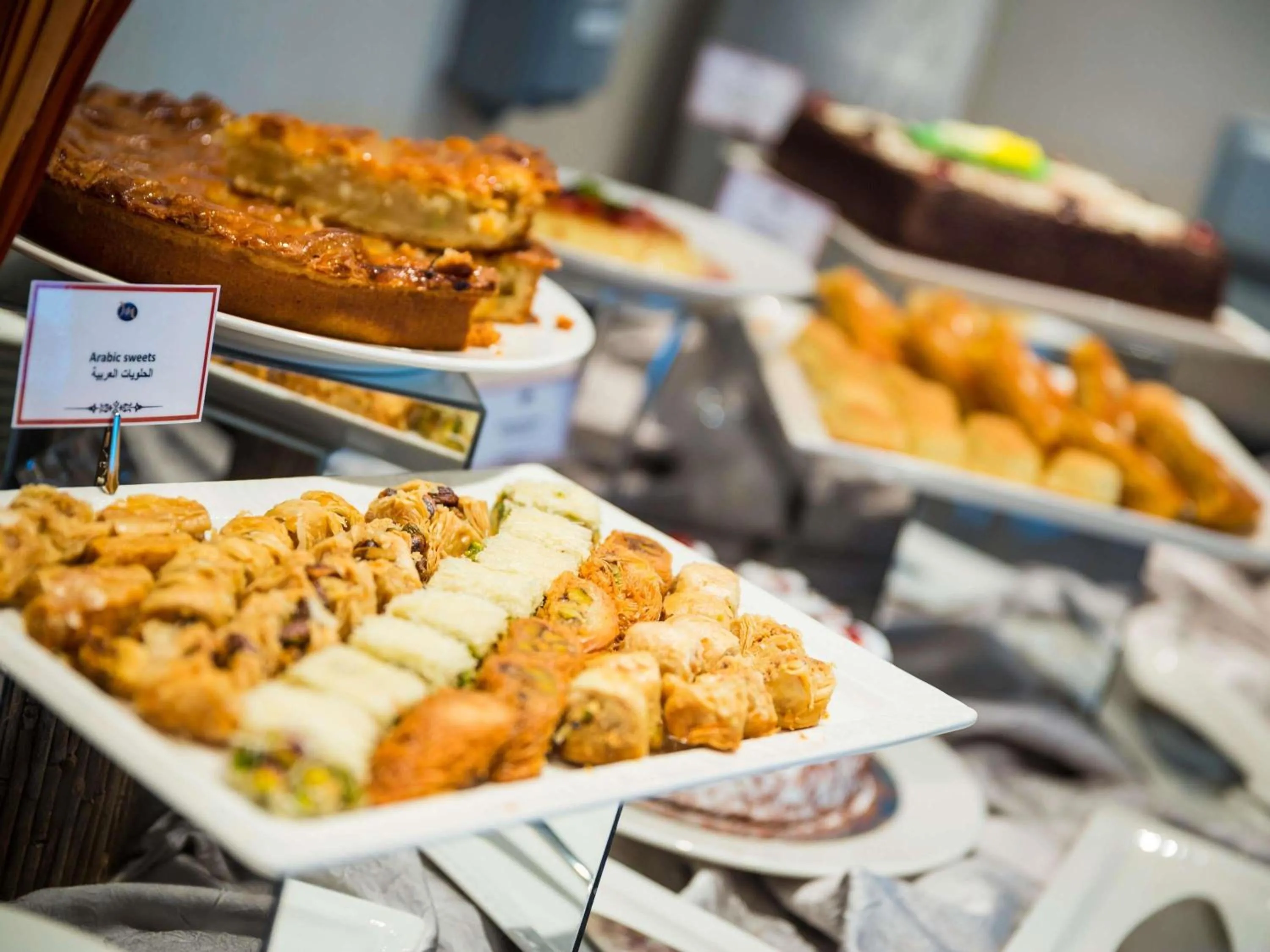 Restaurant/places to eat in Grand Mercure Majlis Residences Abu Dhabi