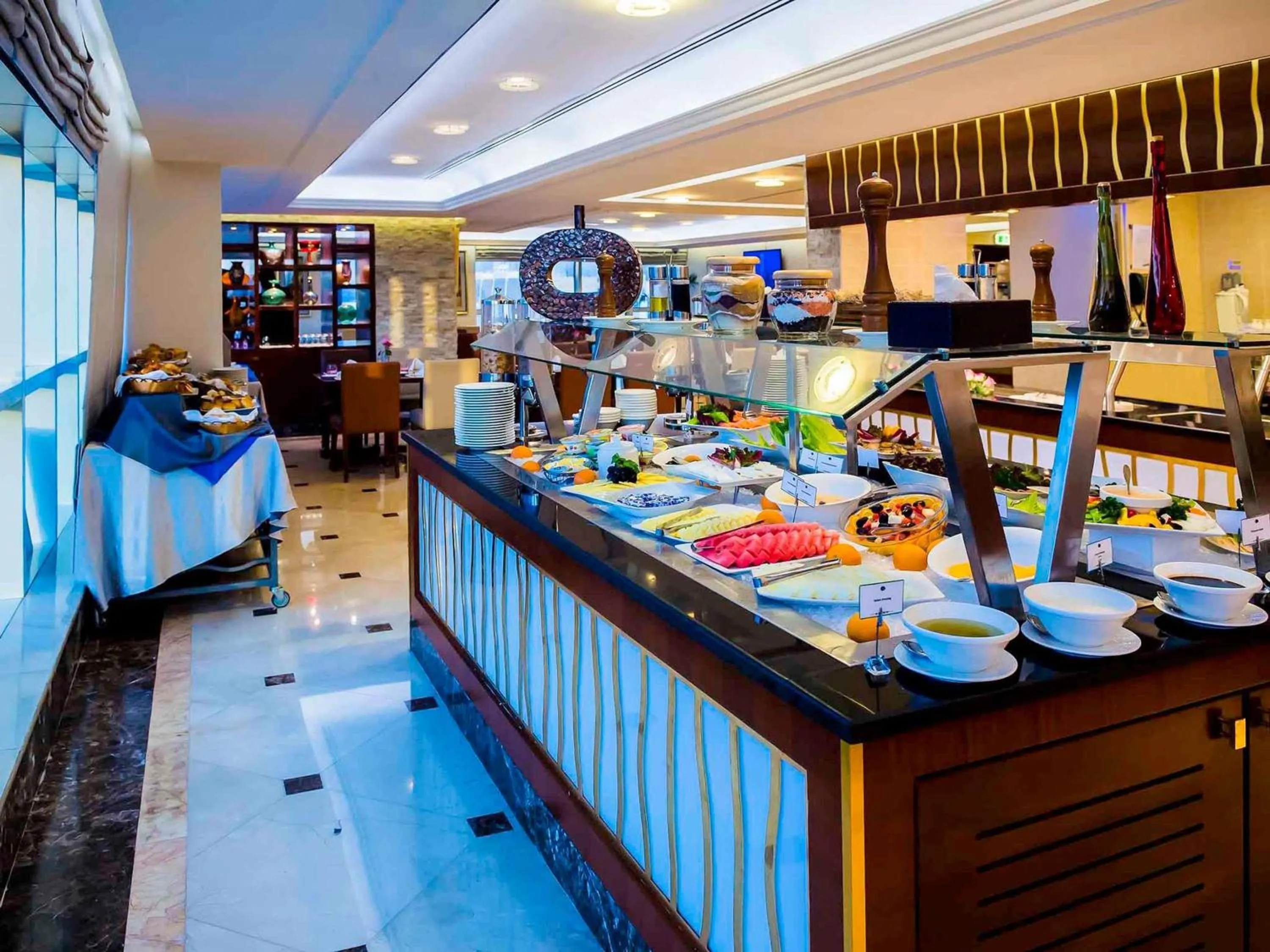 Restaurant/places to eat in Grand Mercure Majlis Residences Abu Dhabi