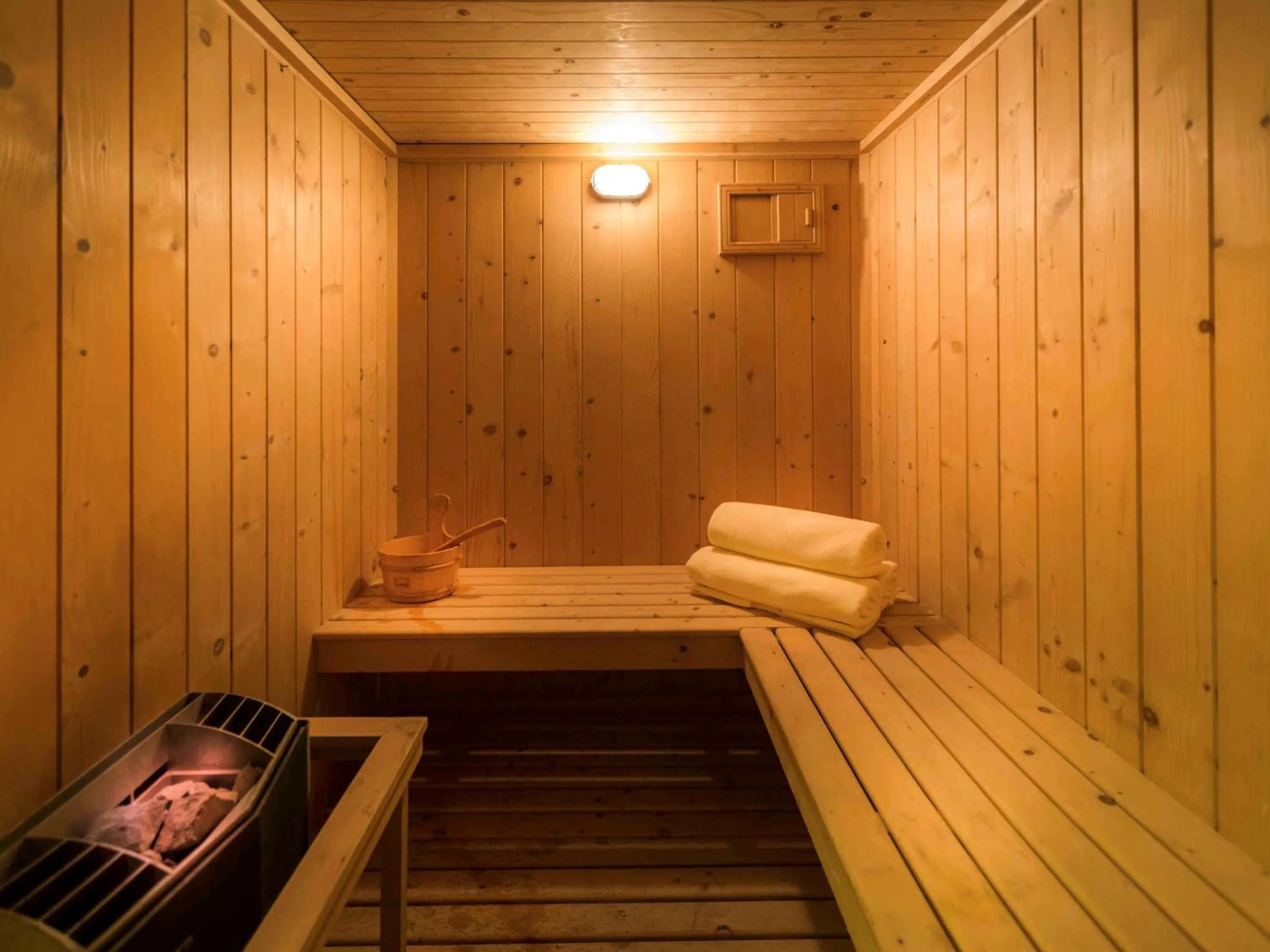 Fitness centre/facilities in Grand Mercure Majlis Residences Abu Dhabi