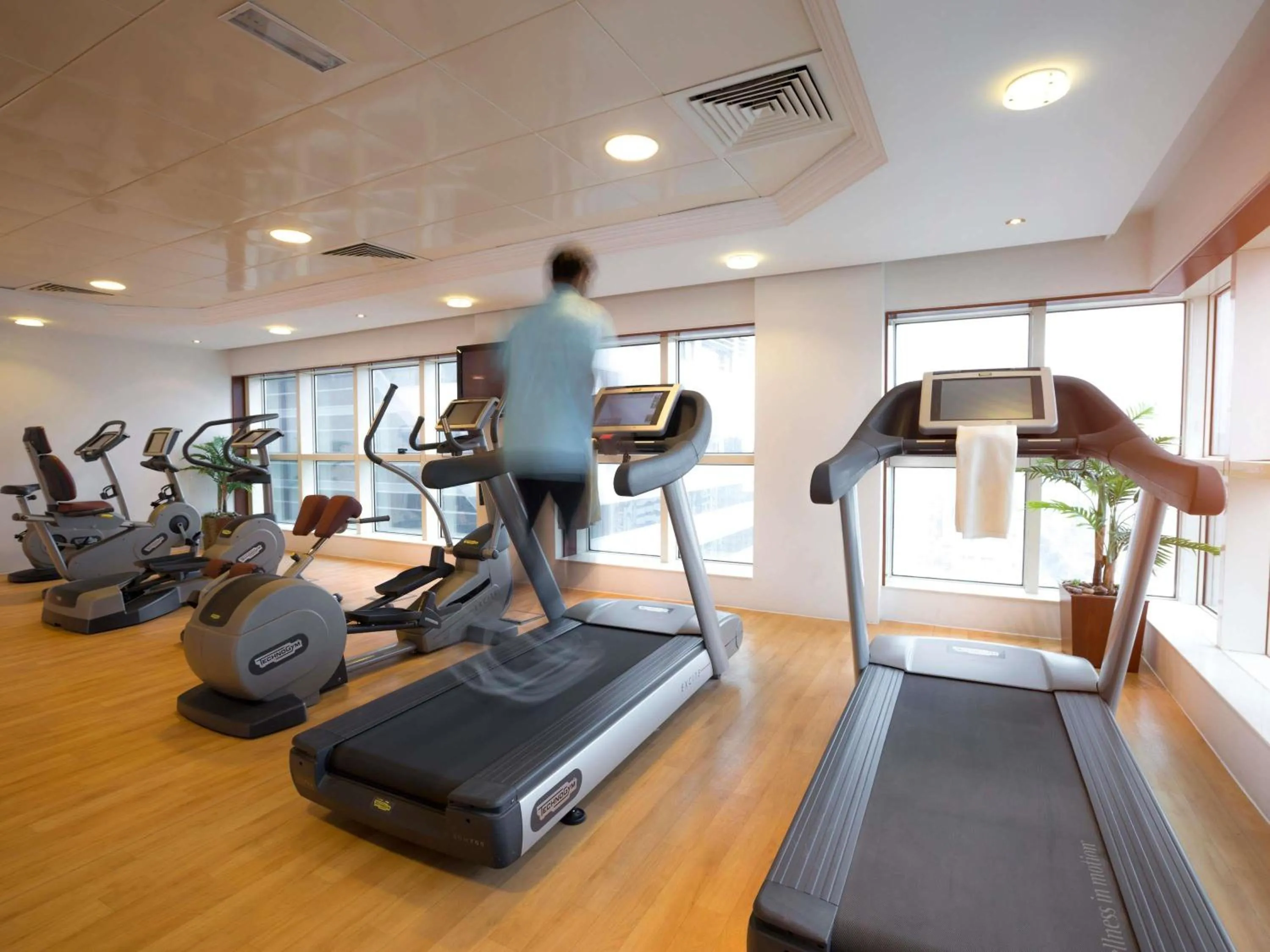 Fitness centre/facilities in Grand Mercure Majlis Residences Abu Dhabi