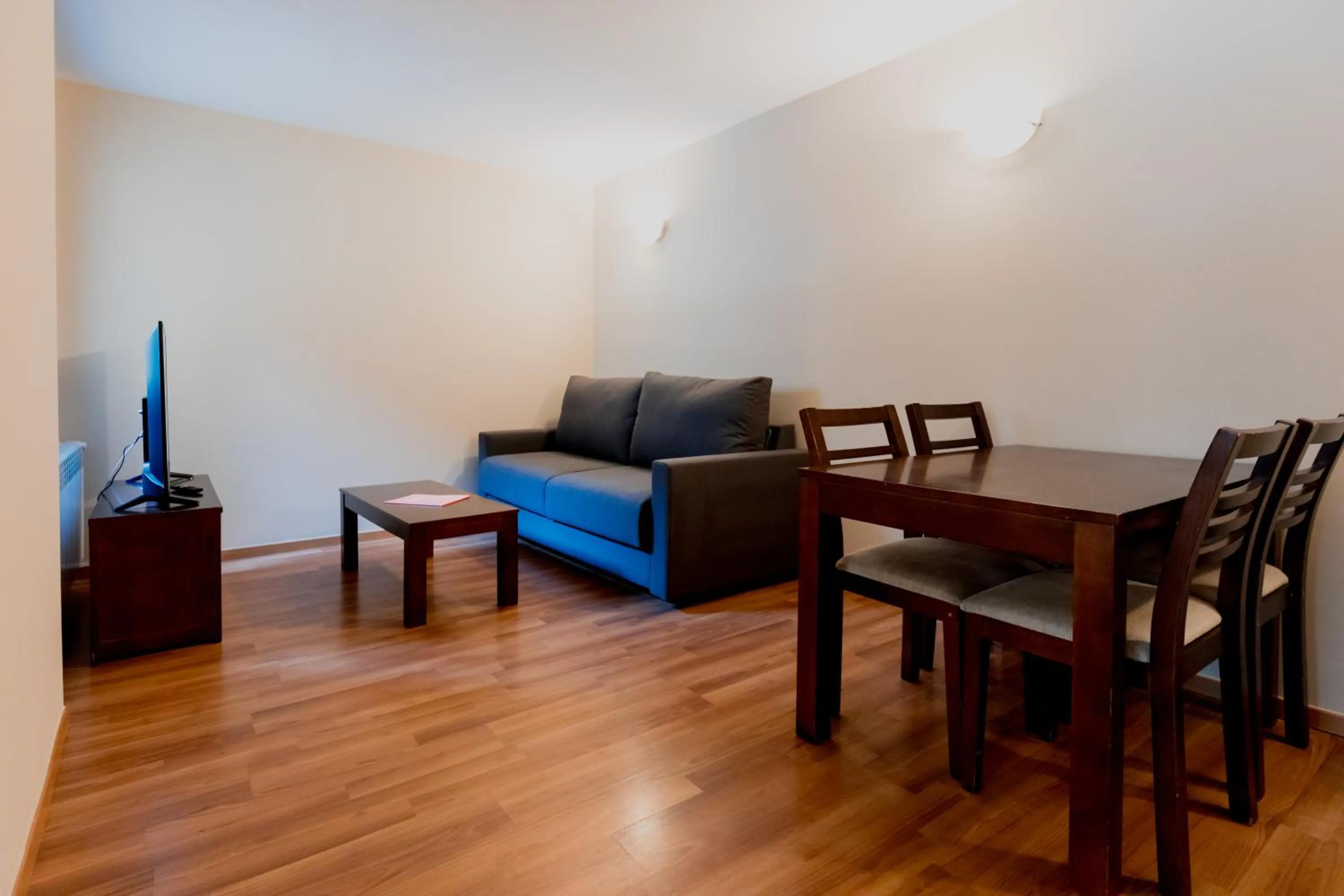 Communal lounge/ TV room in Pierre & Vacances La Merceria