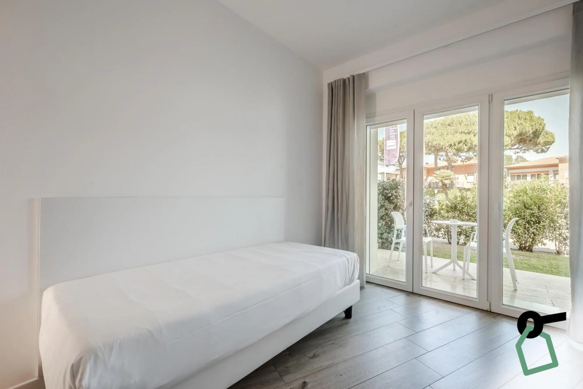 Bed in HOTIDAY Room Collection - Tirrenia