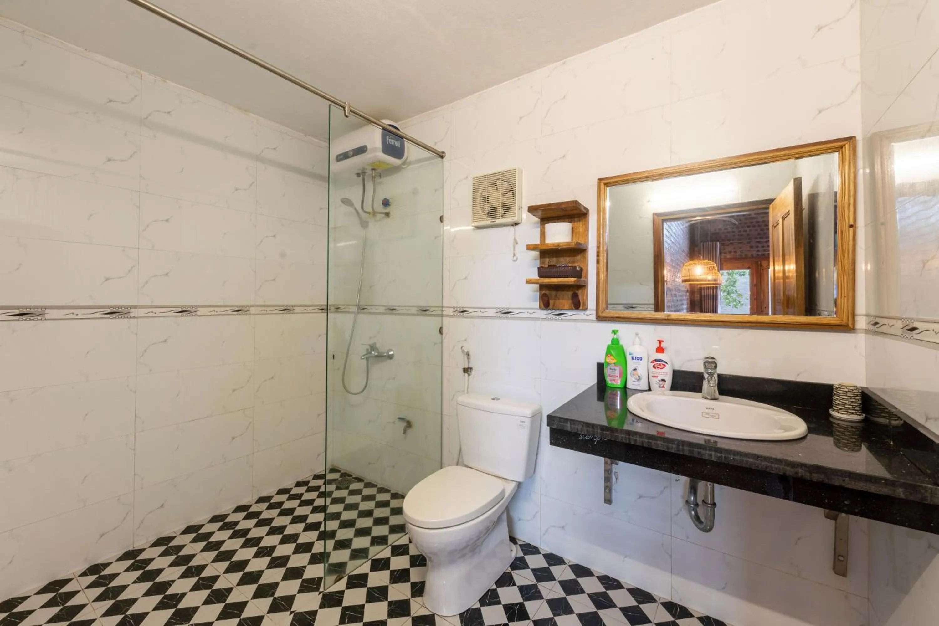 Toilet in Ninh Binh Family Homestay