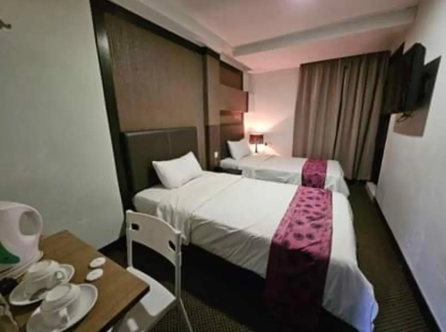 Standard Twin Room - single occupancy in Warisan Hotel Kota Kinabalu Standard Twin Room - single occupancy in Warisan Hotel Kota Kinabalu
