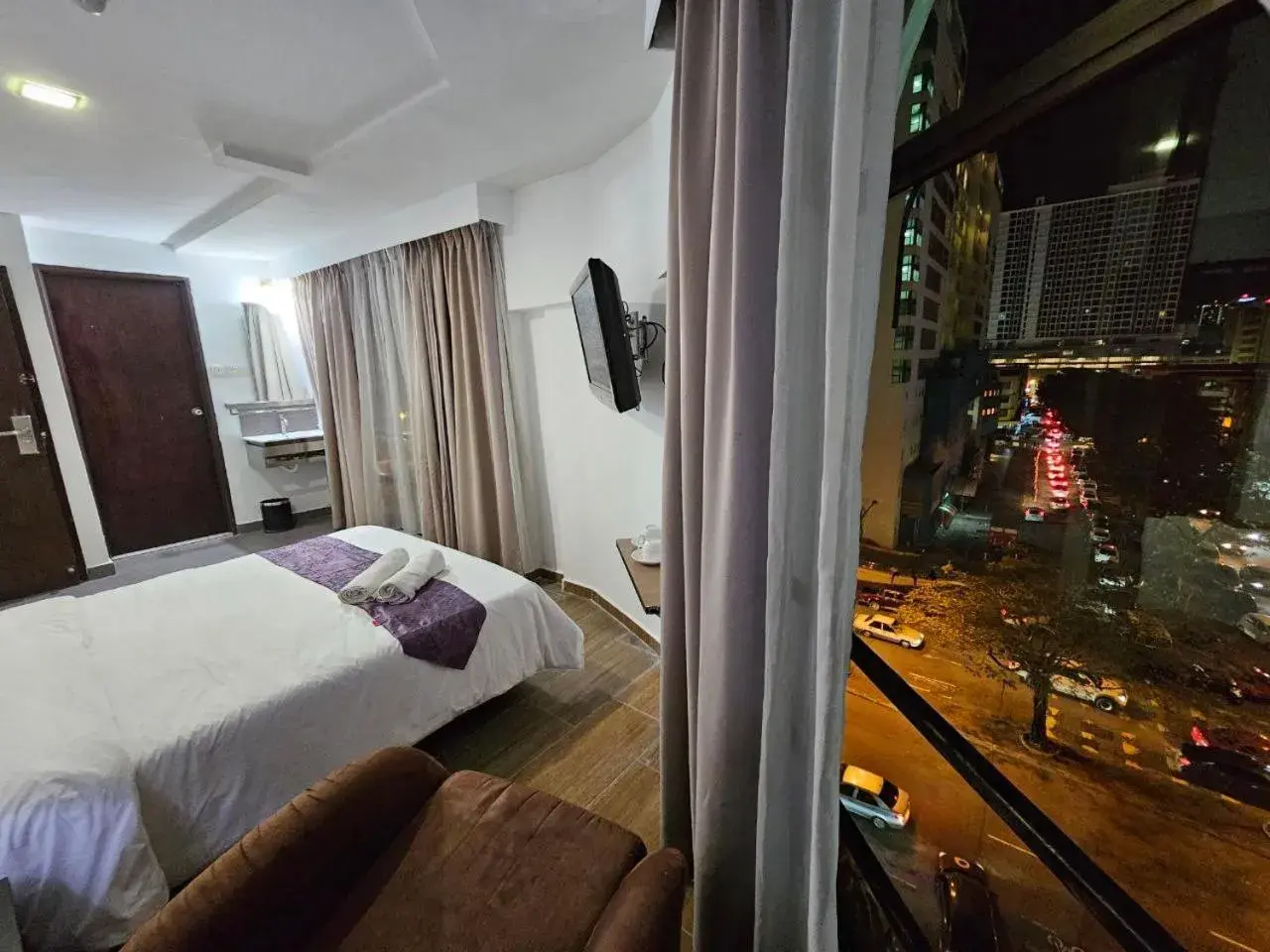 Queen Room with Shared Bathroom in Warisan Hotel Kota Kinabalu Queen Room with Shared Bathroom in Warisan Hotel Kota Kinabalu