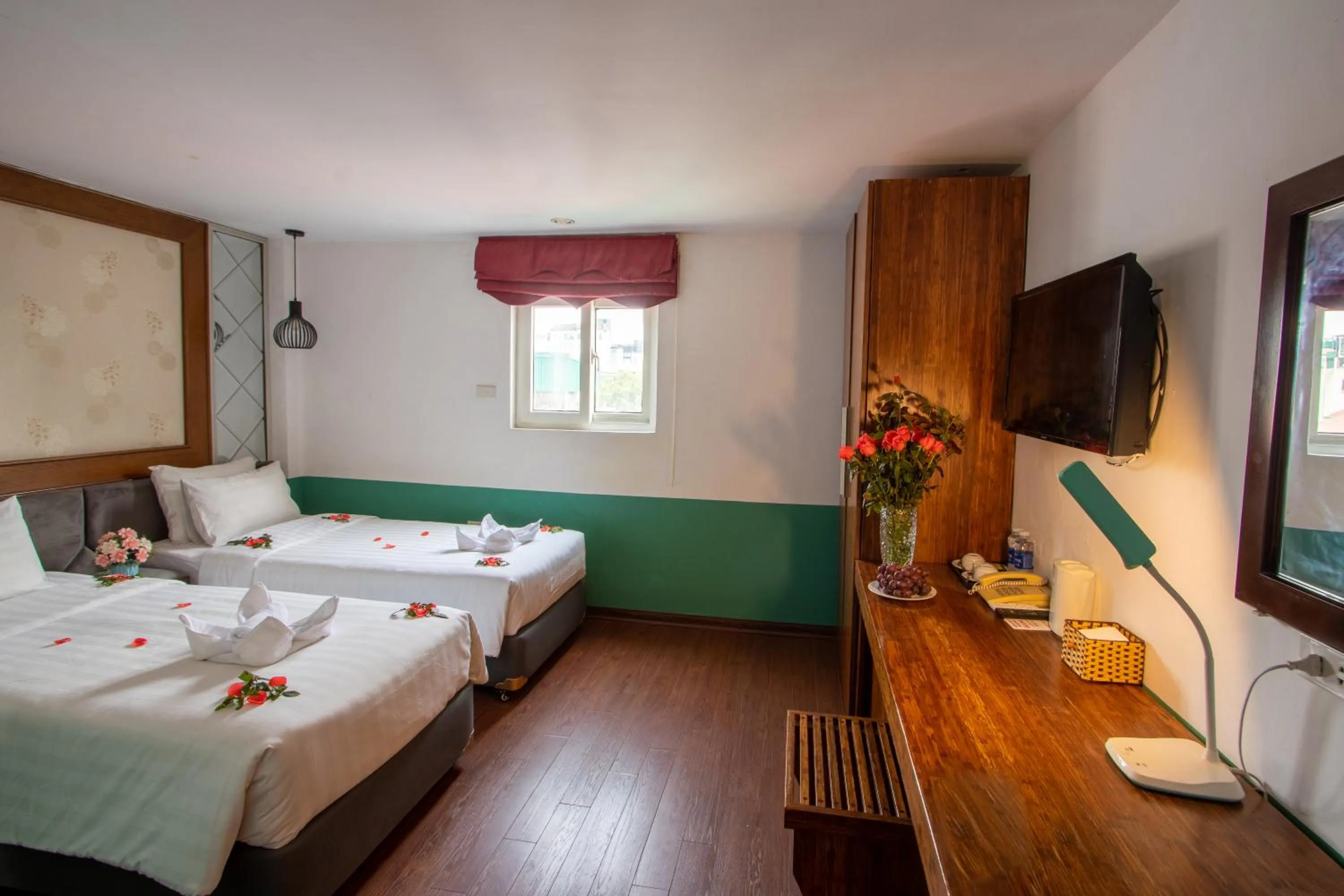 Bedroom, Bed in NT Elysian hotel