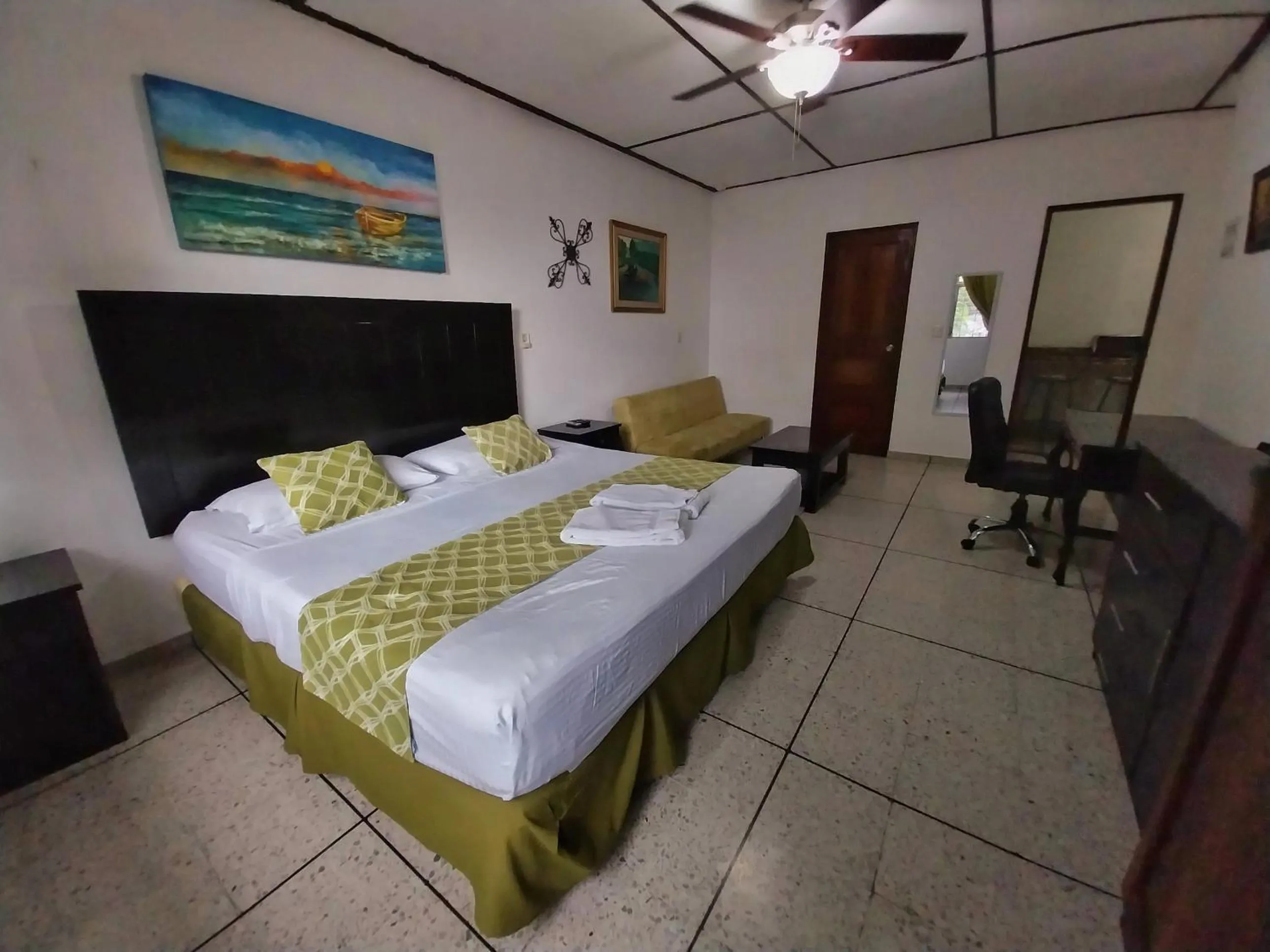 Bed in Suites & Apartments San Benito - Zona Rosa